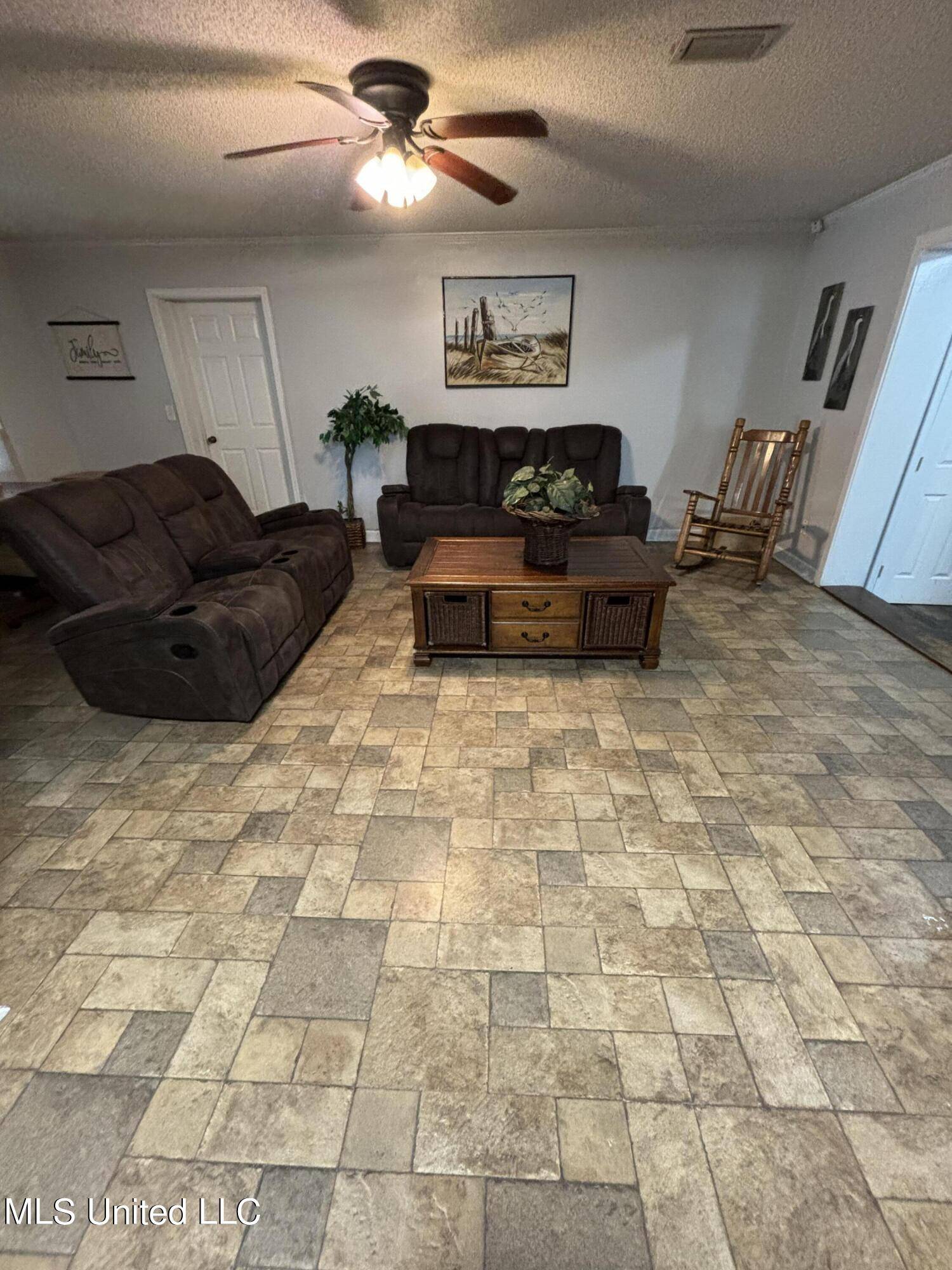 Long Beach, MS 39560,119 N Seashore Avenue