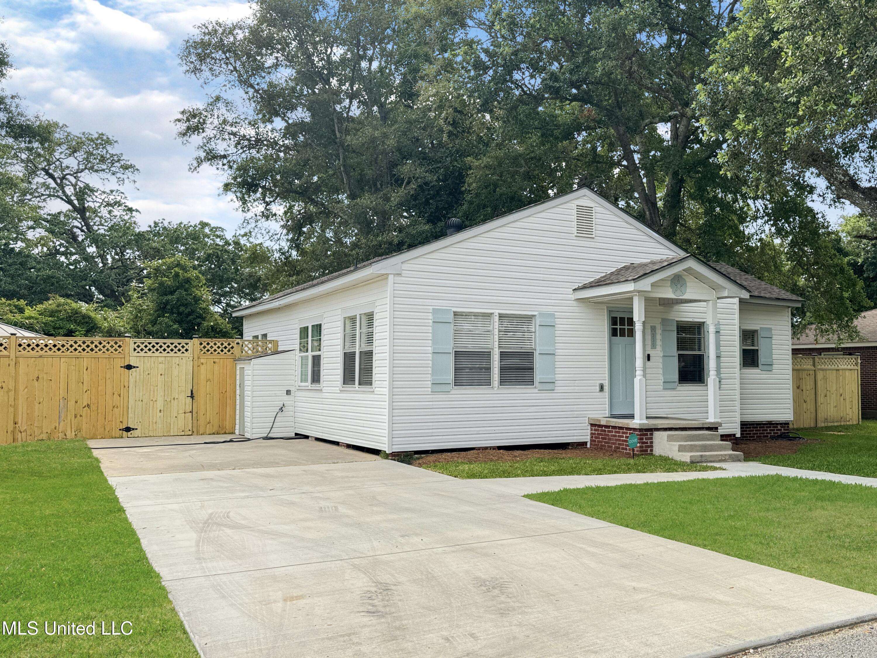 Gulfport, MS 39507,239 Palmetto Lane