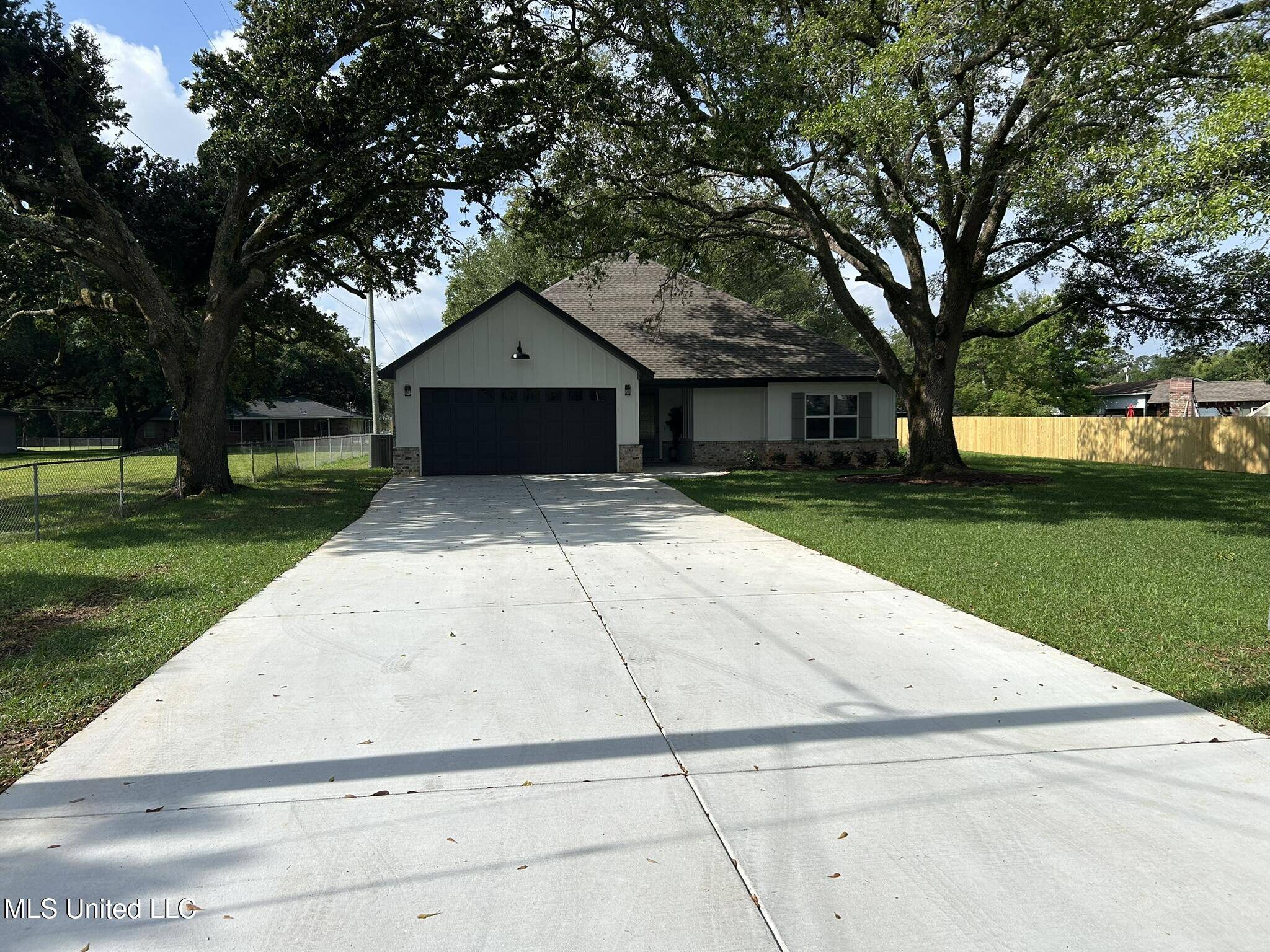 D'iberville, MS 39540,3076 Highland Avenue