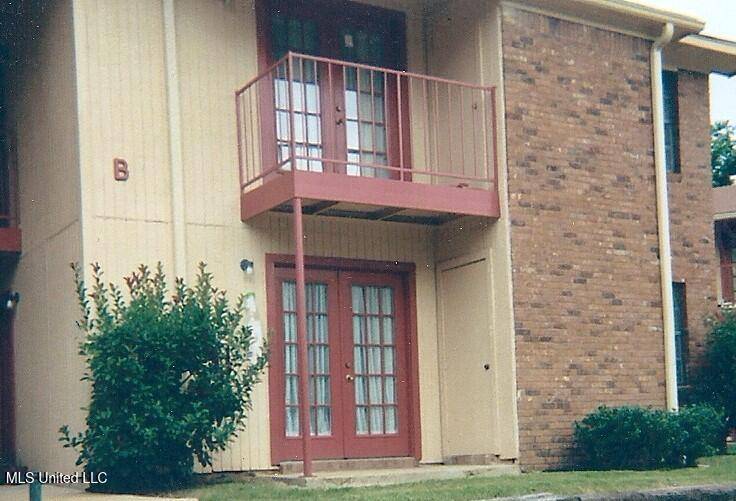 Jackson, MS 39202,836 Riverview Drive #13
