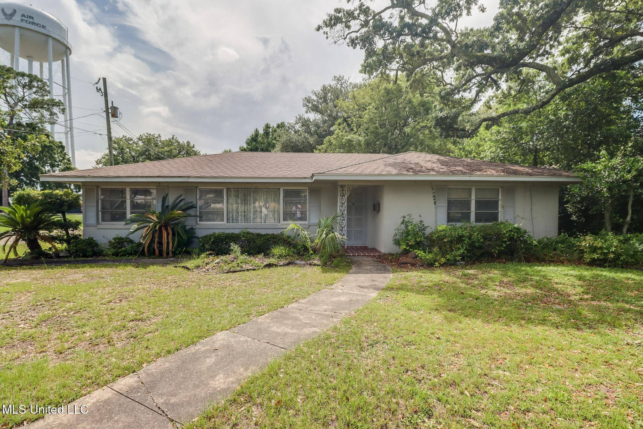 Biloxi, MS 39530,435 Forrest Avenue