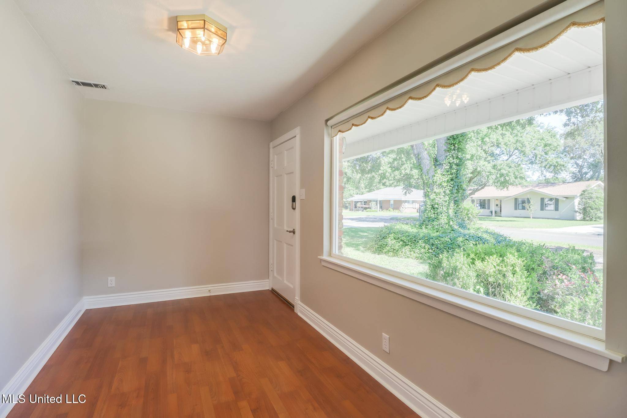 Pascagoula, MS 39567,2802 Ridgewood Avenue