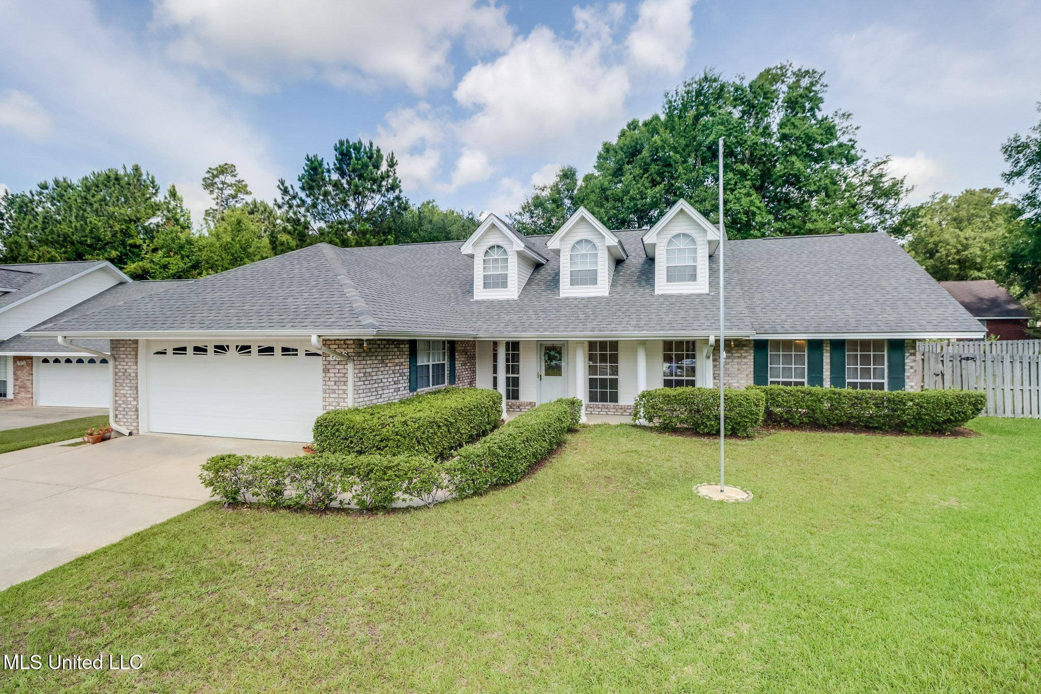 Diamondhead, MS 39525,696 Aukai Place