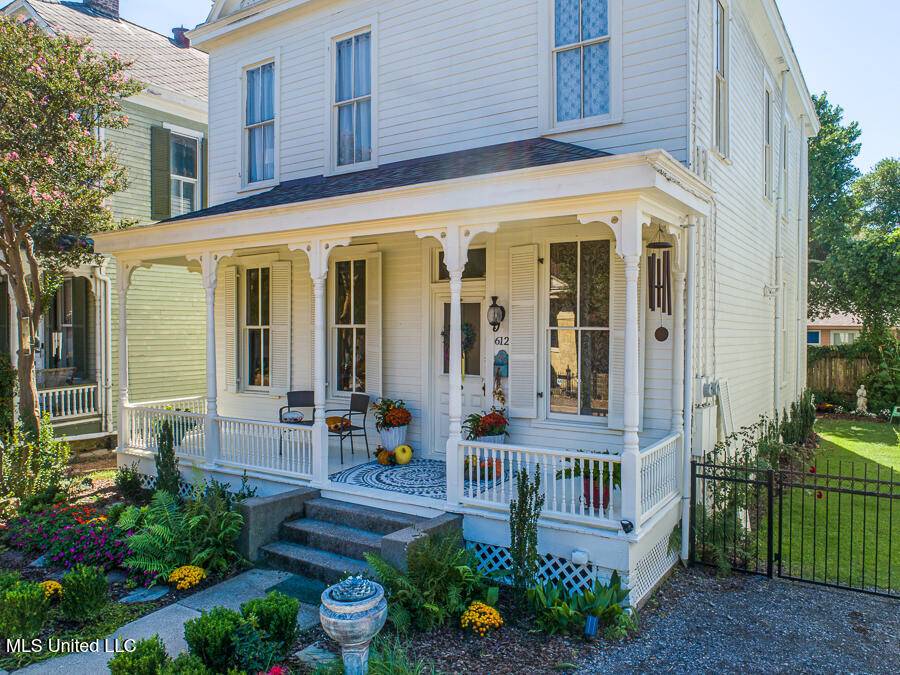Natchez, MS 39120,612 State Street