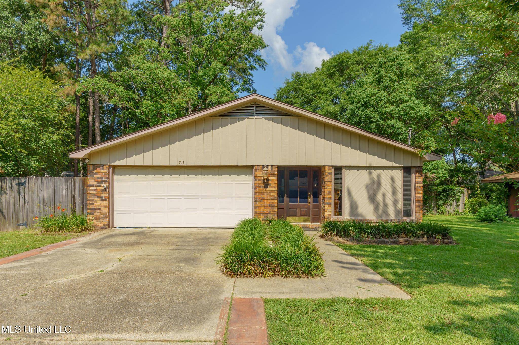 Hattiesburg, MS 39402,711 Monterrey Lane