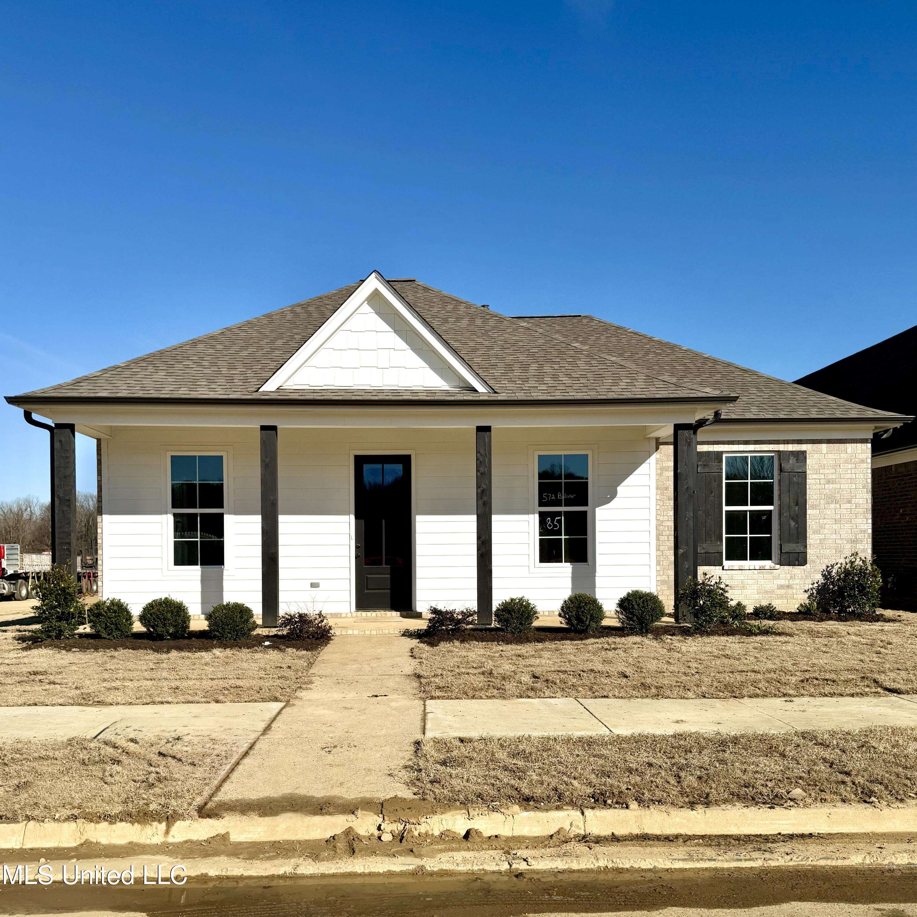 Nesbit, MS 38651,577 Sunflower Street