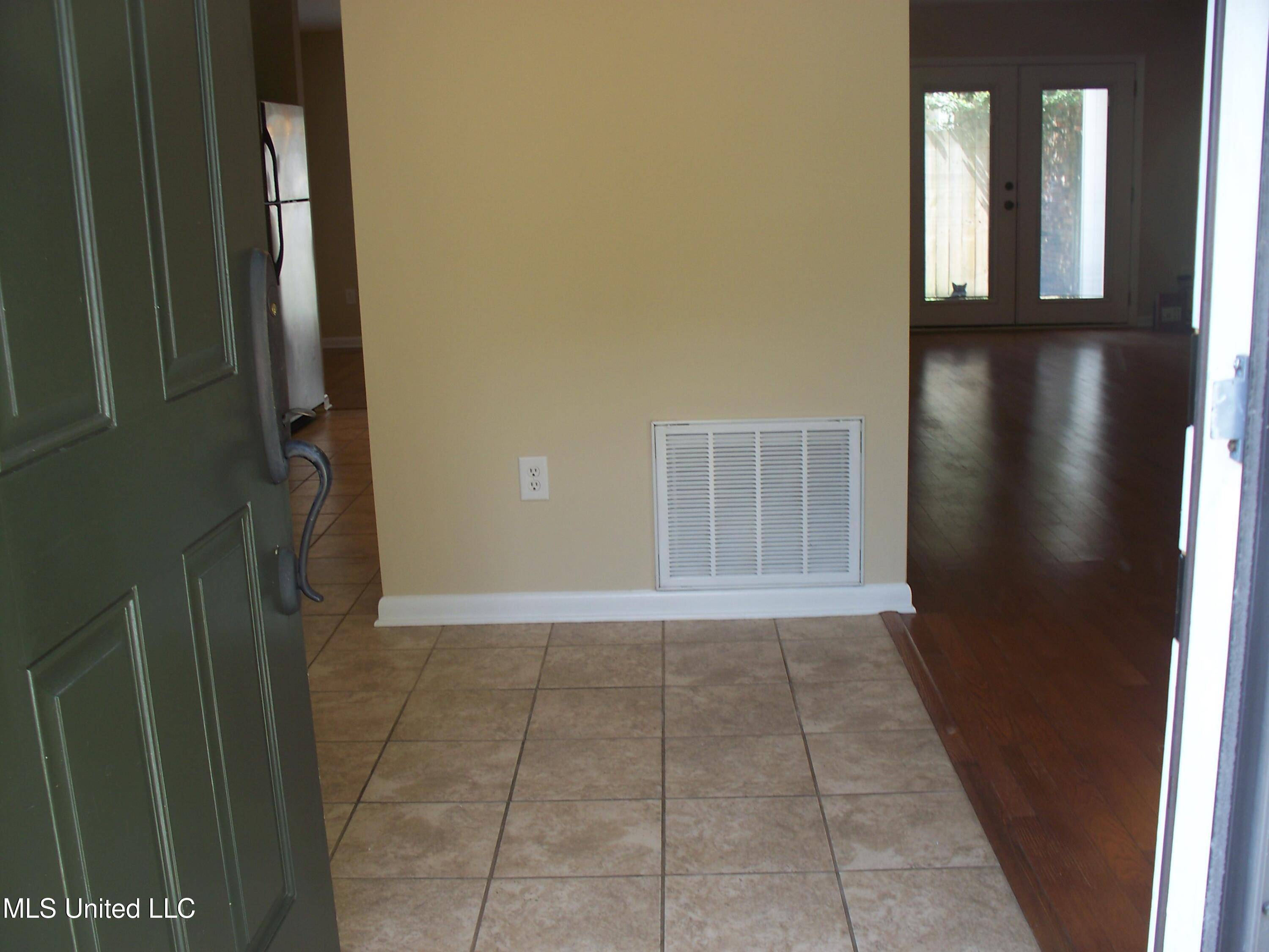 Ocean Springs, MS 39564,527 Front Beach Drive