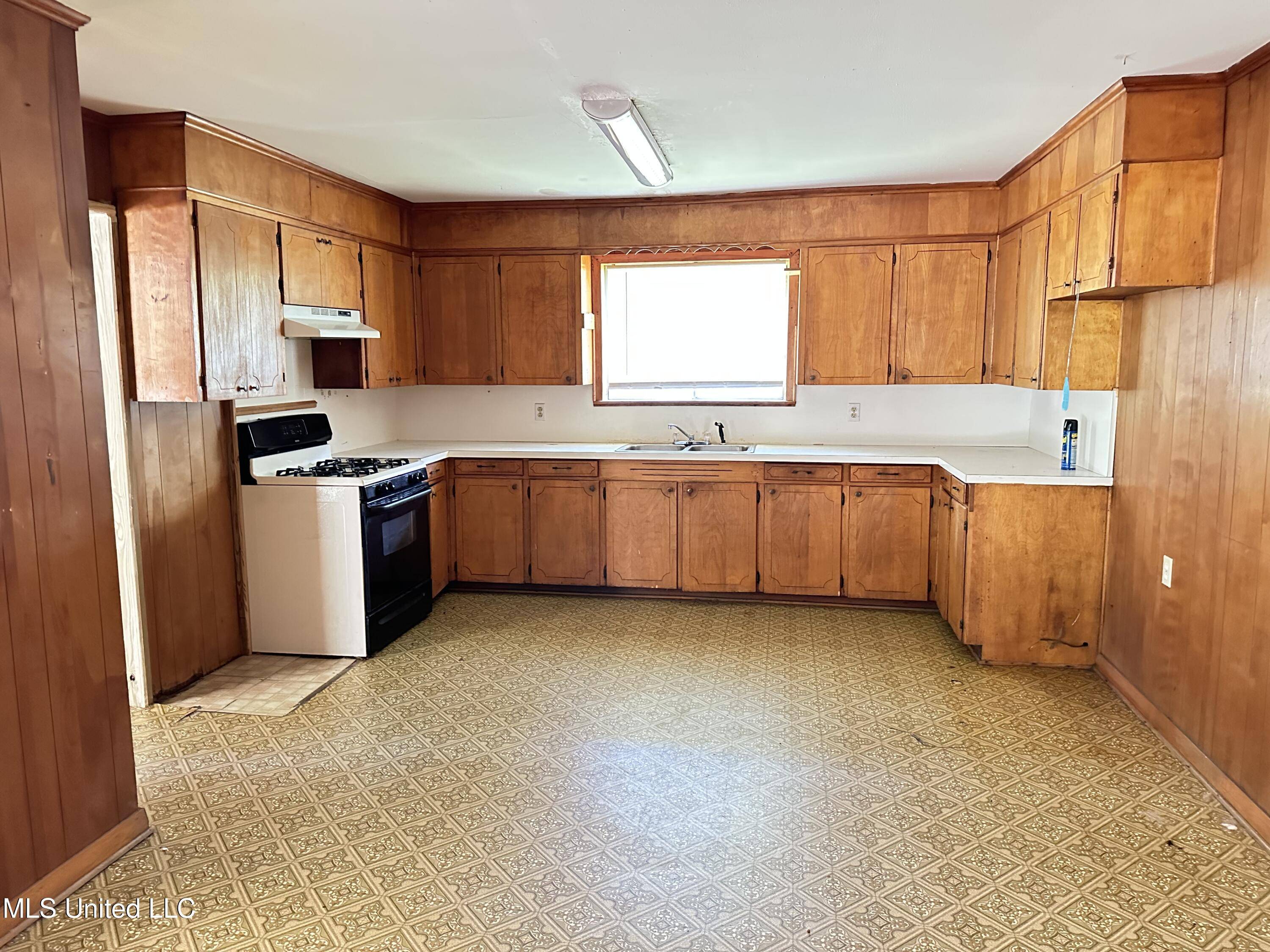 Magee, MS 39111,1628 Dry Creek Road