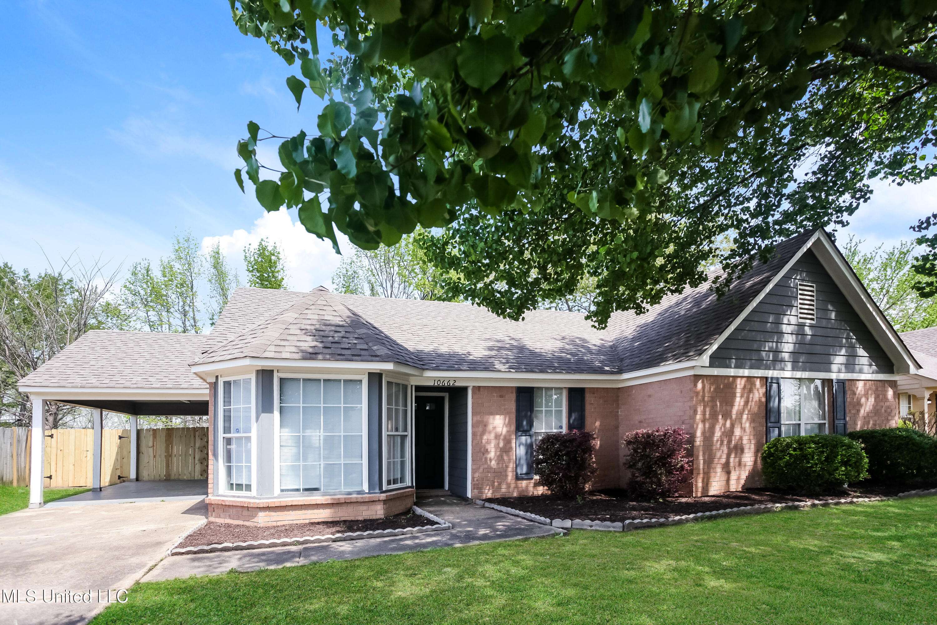 Olive Branch, MS 38654,10662 Oak Leaf Drive