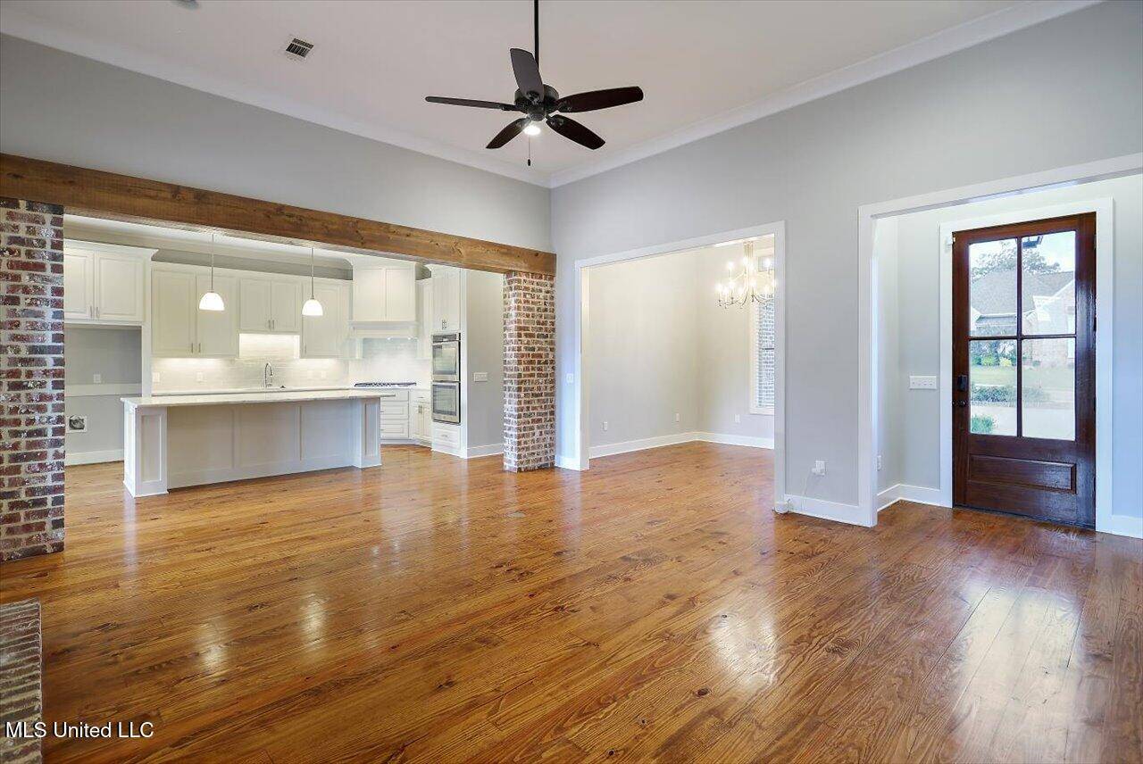 Madison, MS 39110,142 Camden Lake Drive