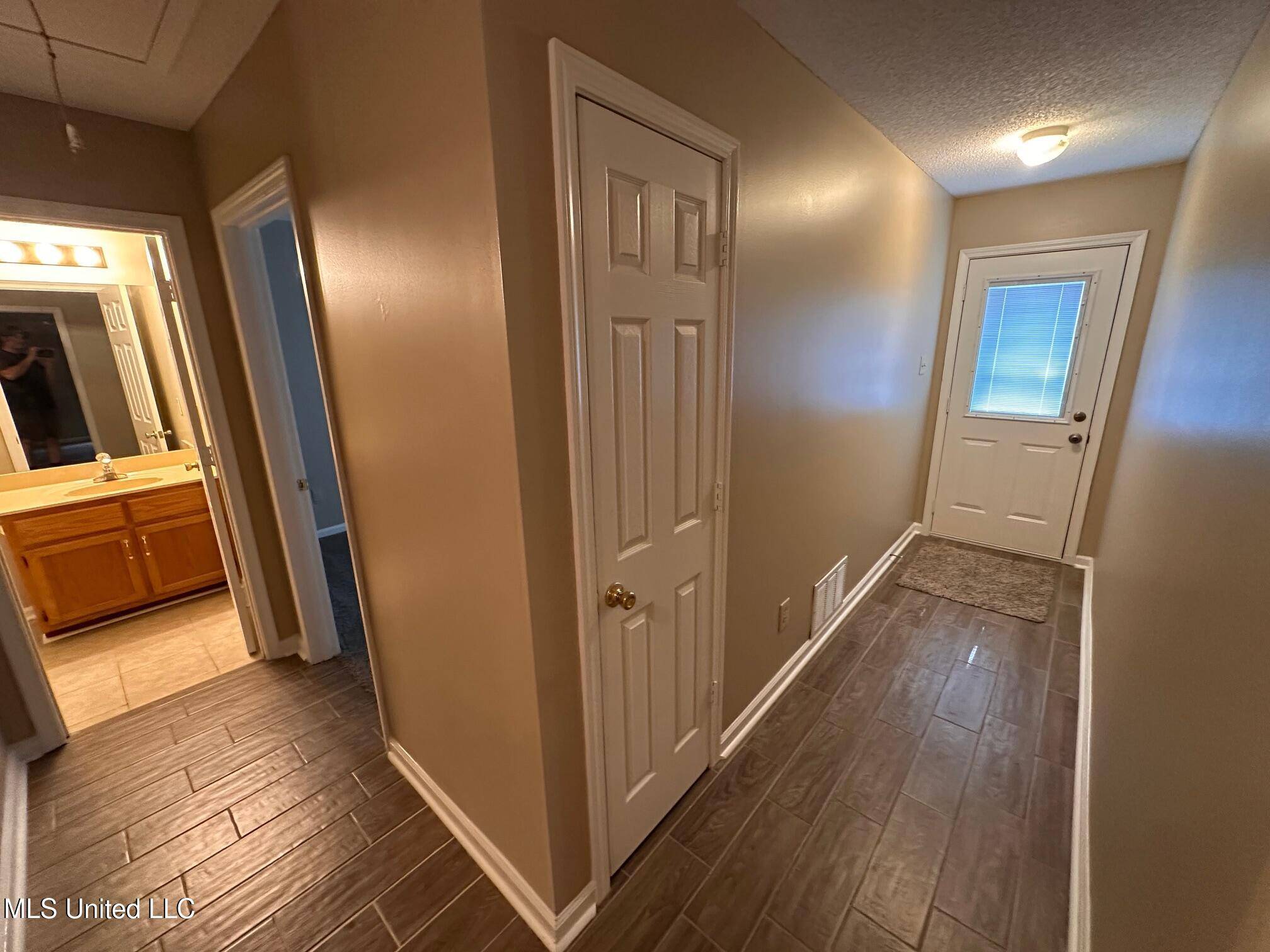 Southaven, MS 38671,7807 S Chesterfield Drive