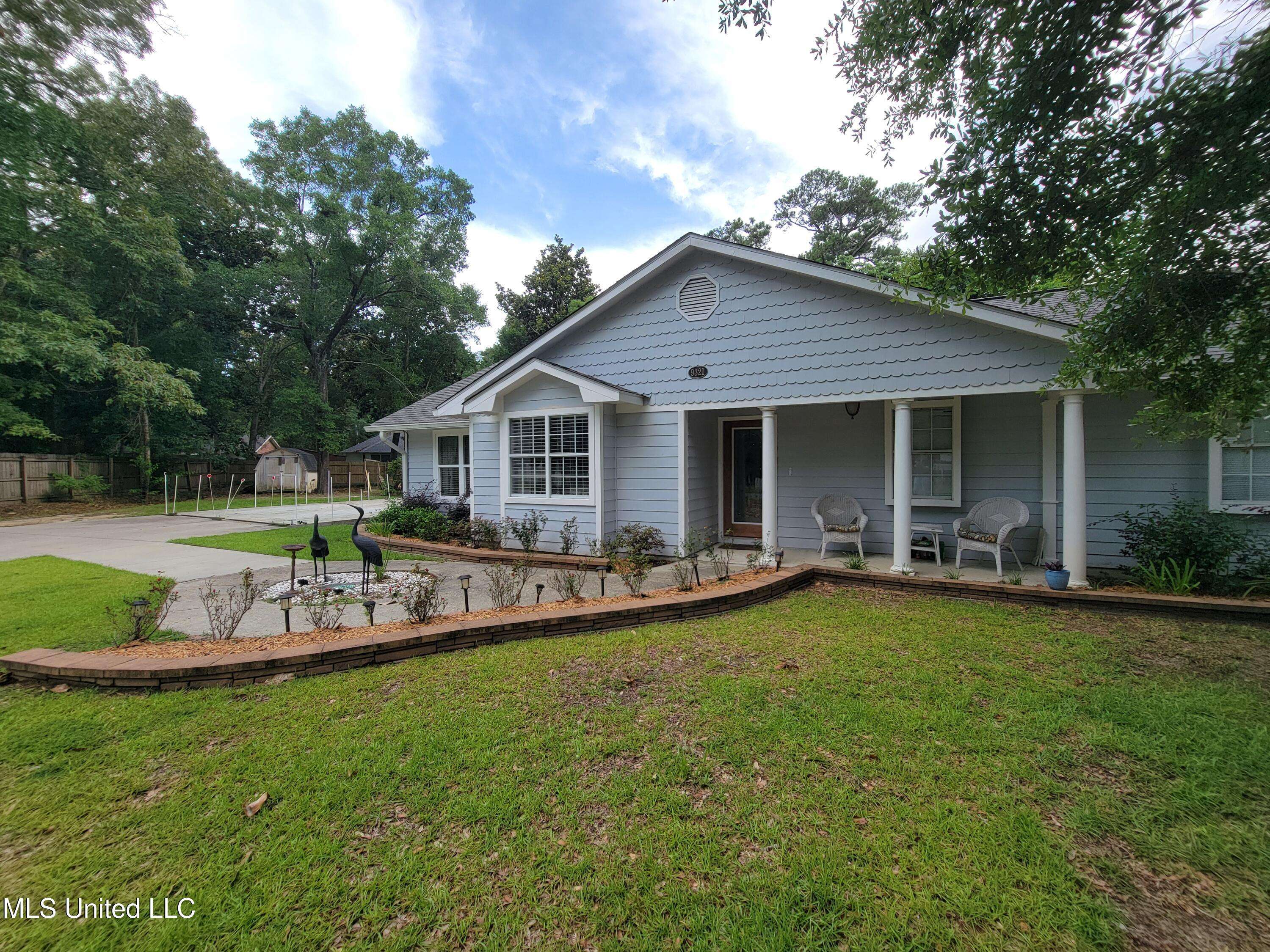 Ocean Springs, MS 39564,9321 Coconut Drive