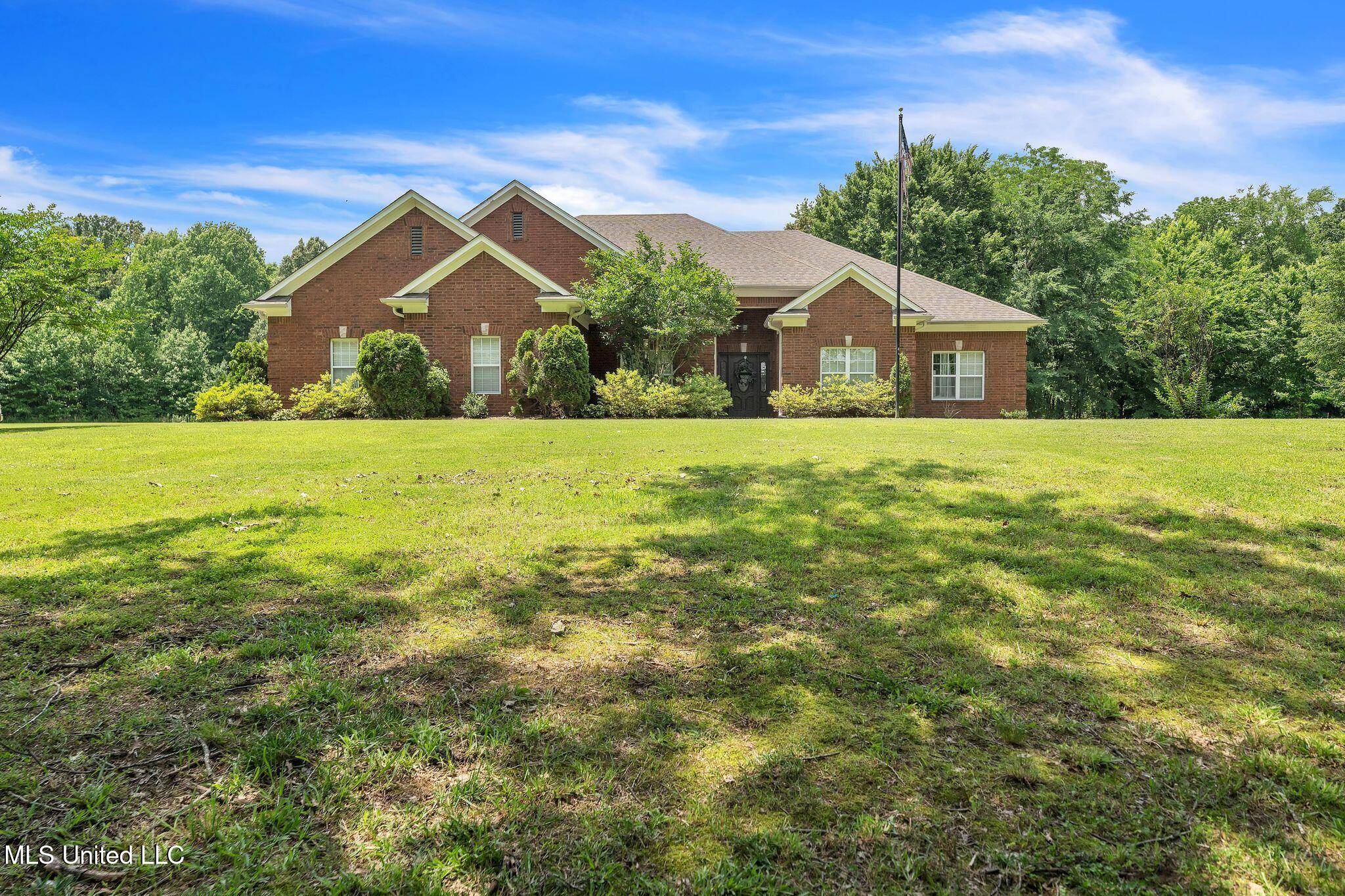 Lake Cormorant, MS 38641,8942 Scenic Ridge Cove