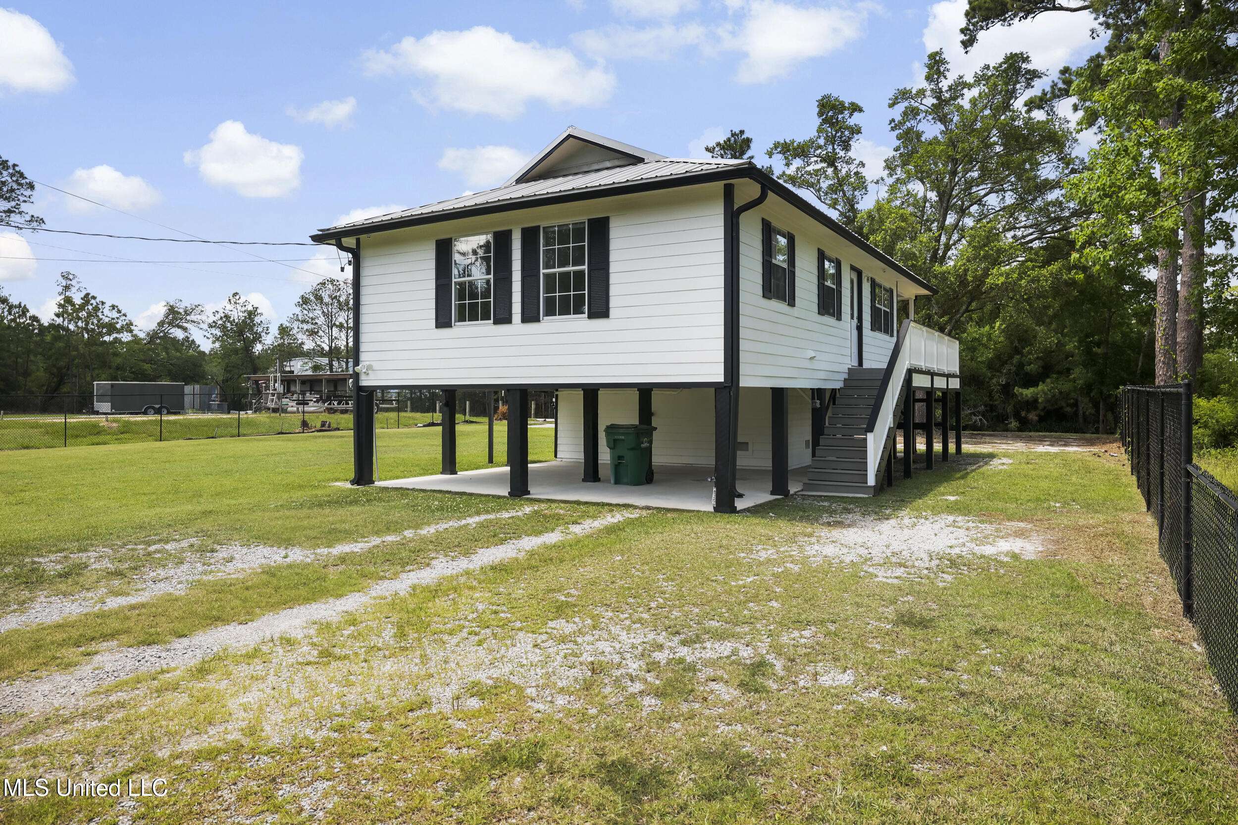 Bay Saint Louis, MS 39520,5061 1st Avenue