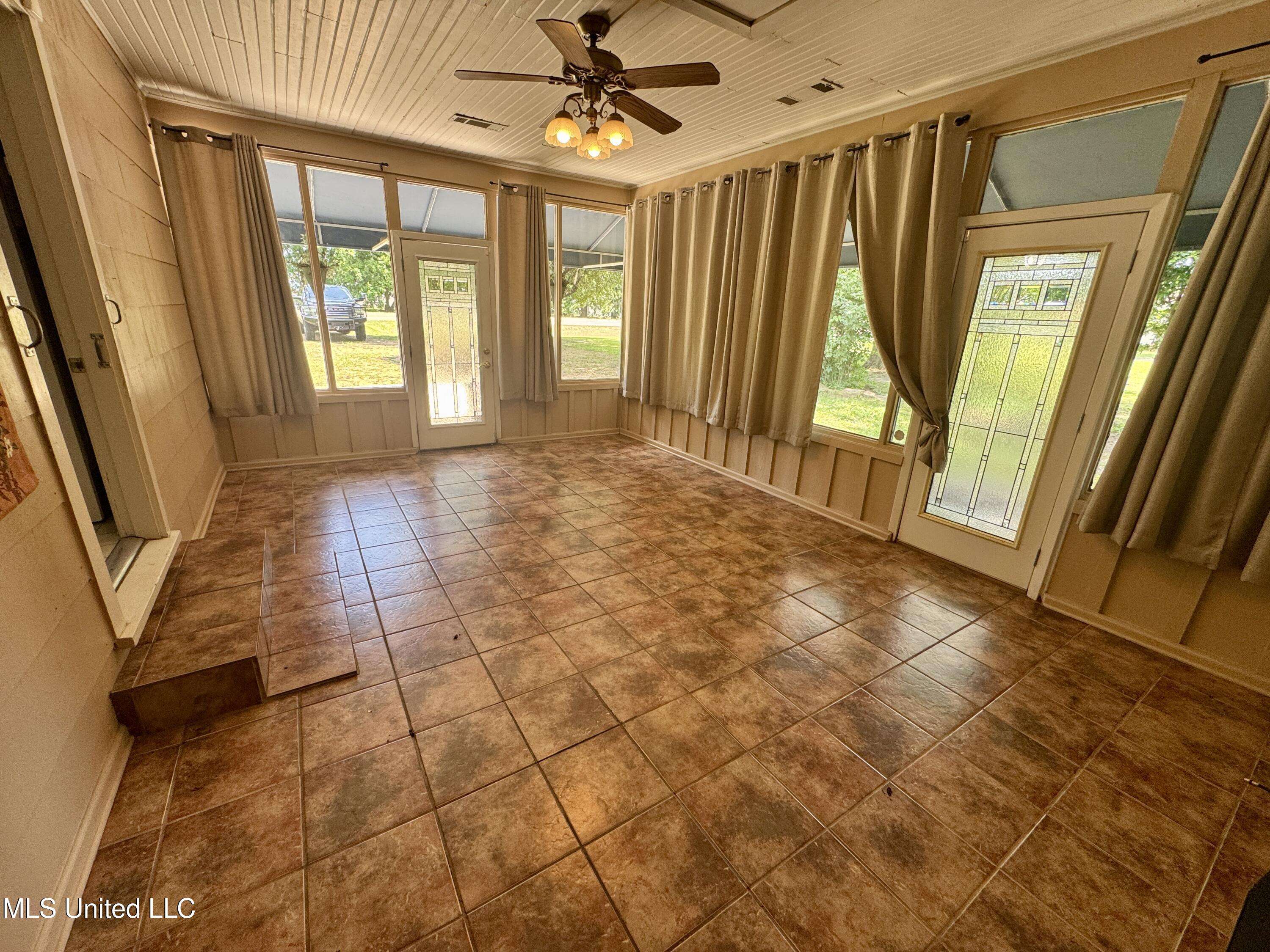 Ruleville, MS 38771,221 S Oak Avenue