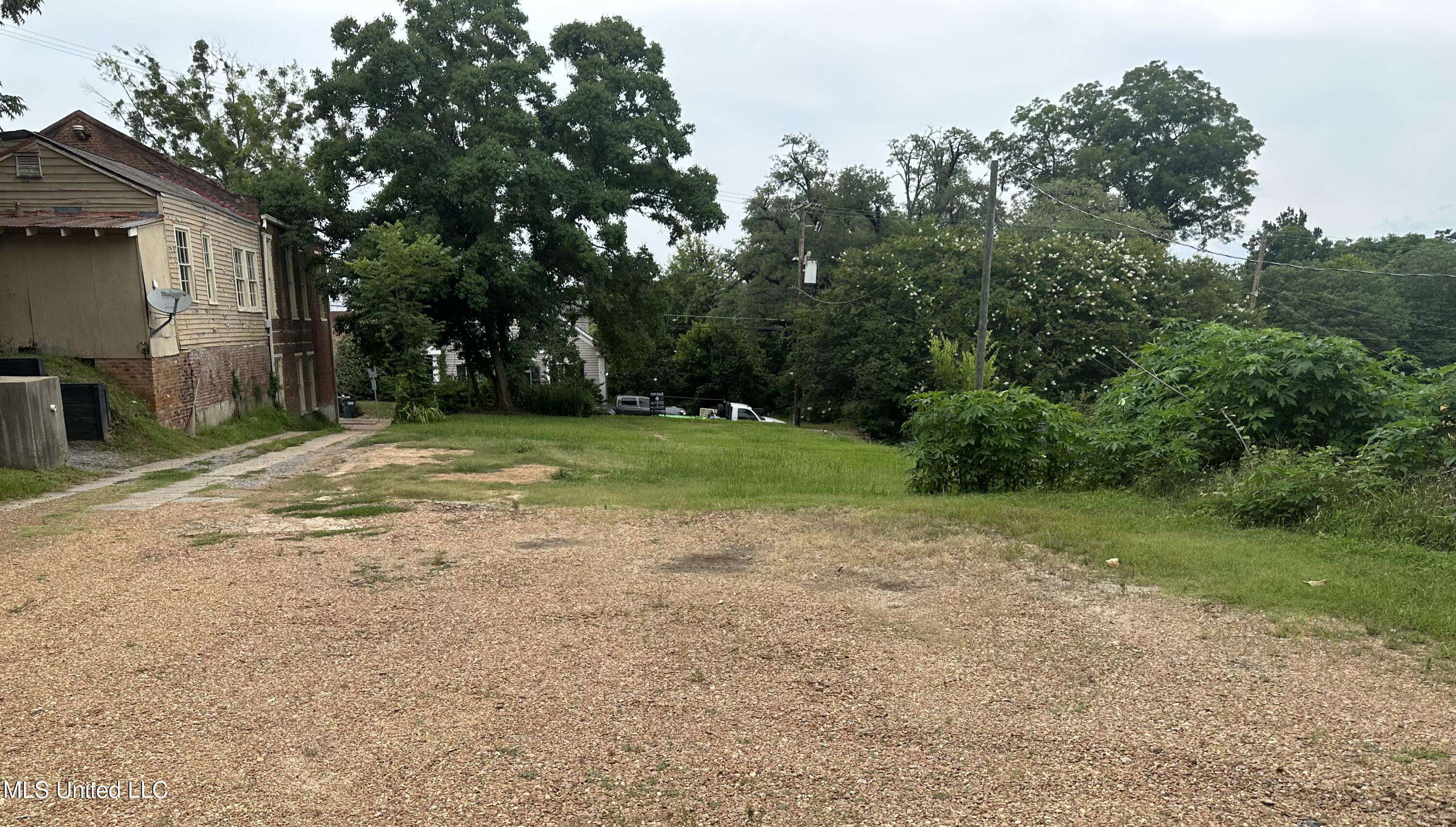 Natchez, MS 39120,806 State Street