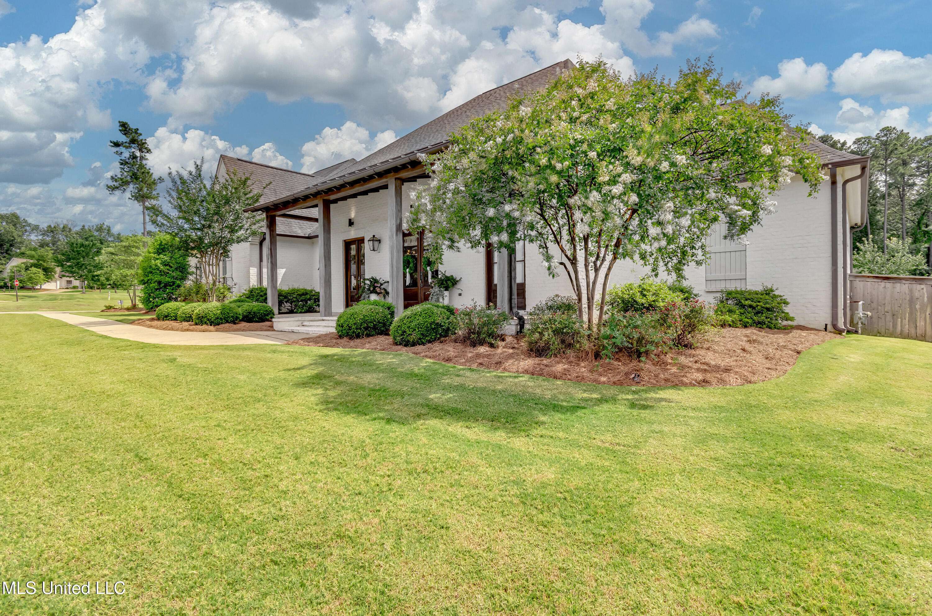 Madison, MS 39110,105 Longleaf Lane