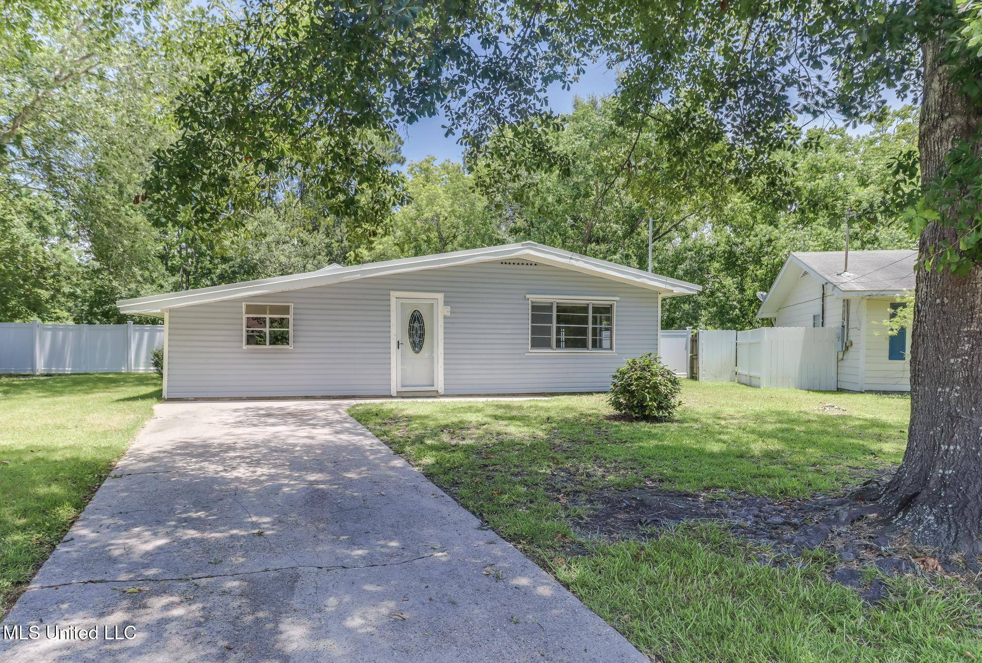 Ocean Springs, MS 39564,311 Teringo Circle