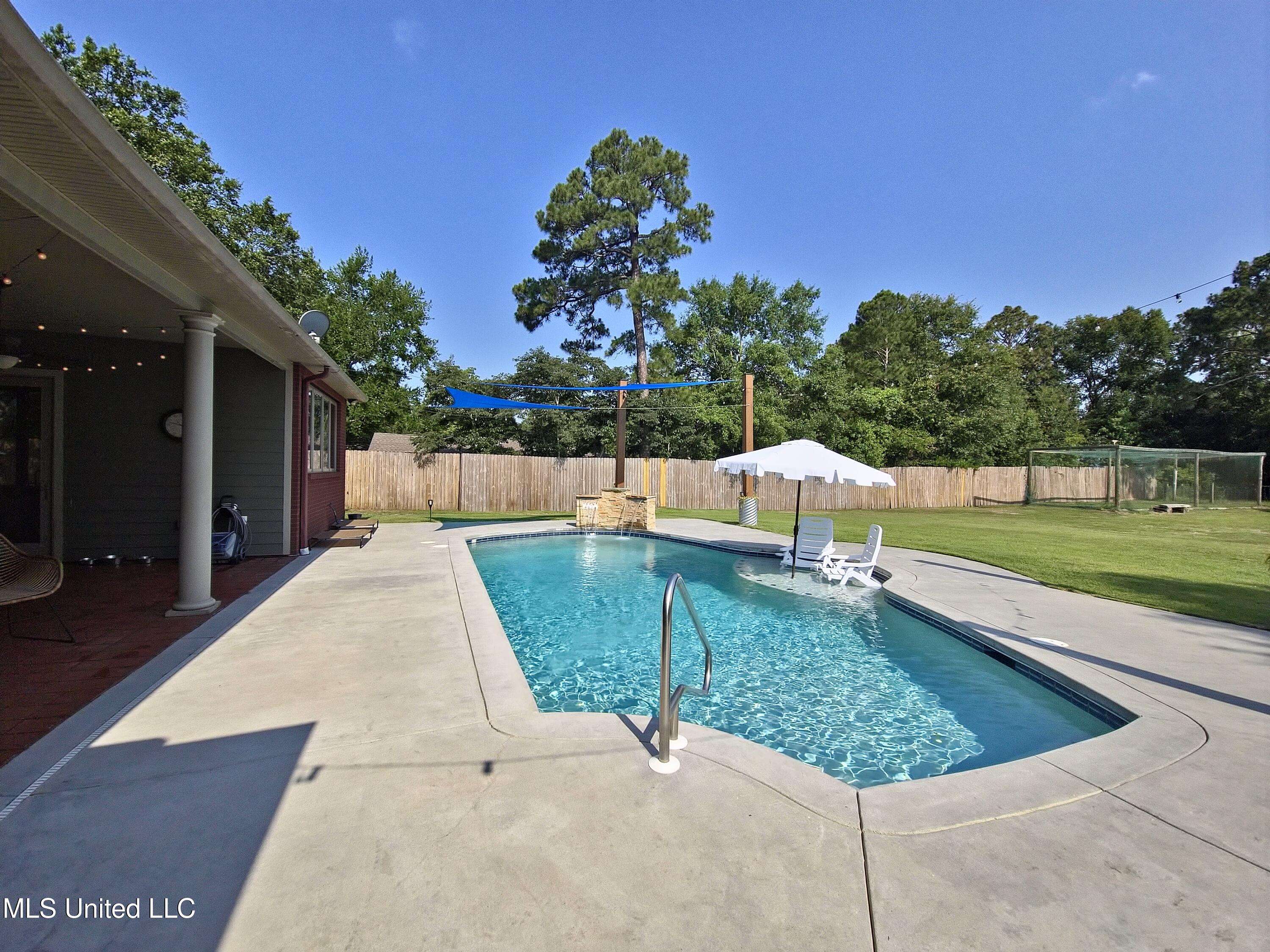 Ocean Springs, MS 39564,8312 Clamshell Avenue