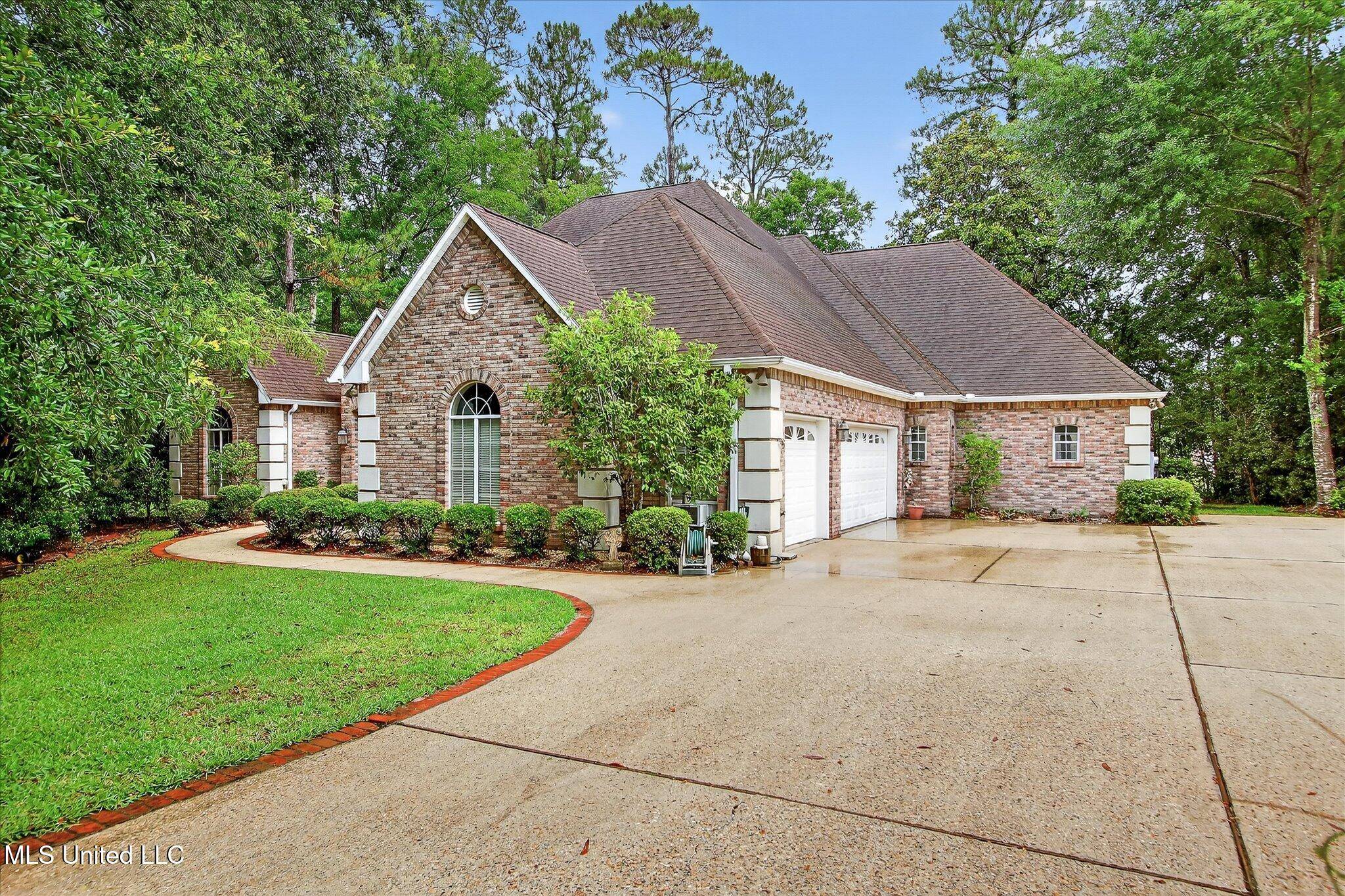 Diamondhead, MS 39525,7622 Fairway Drive