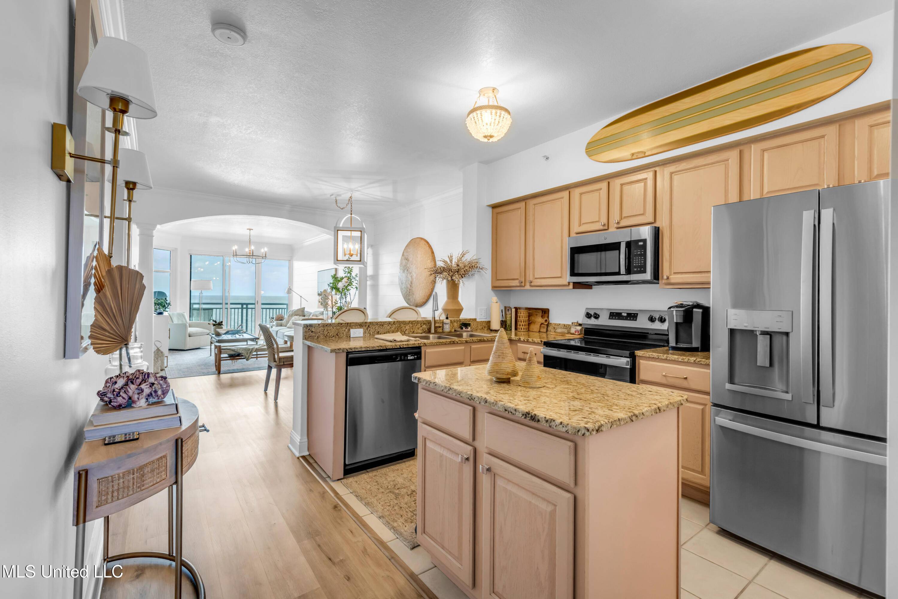 Gulfport, MS 39507,2230 Beach Drive #806