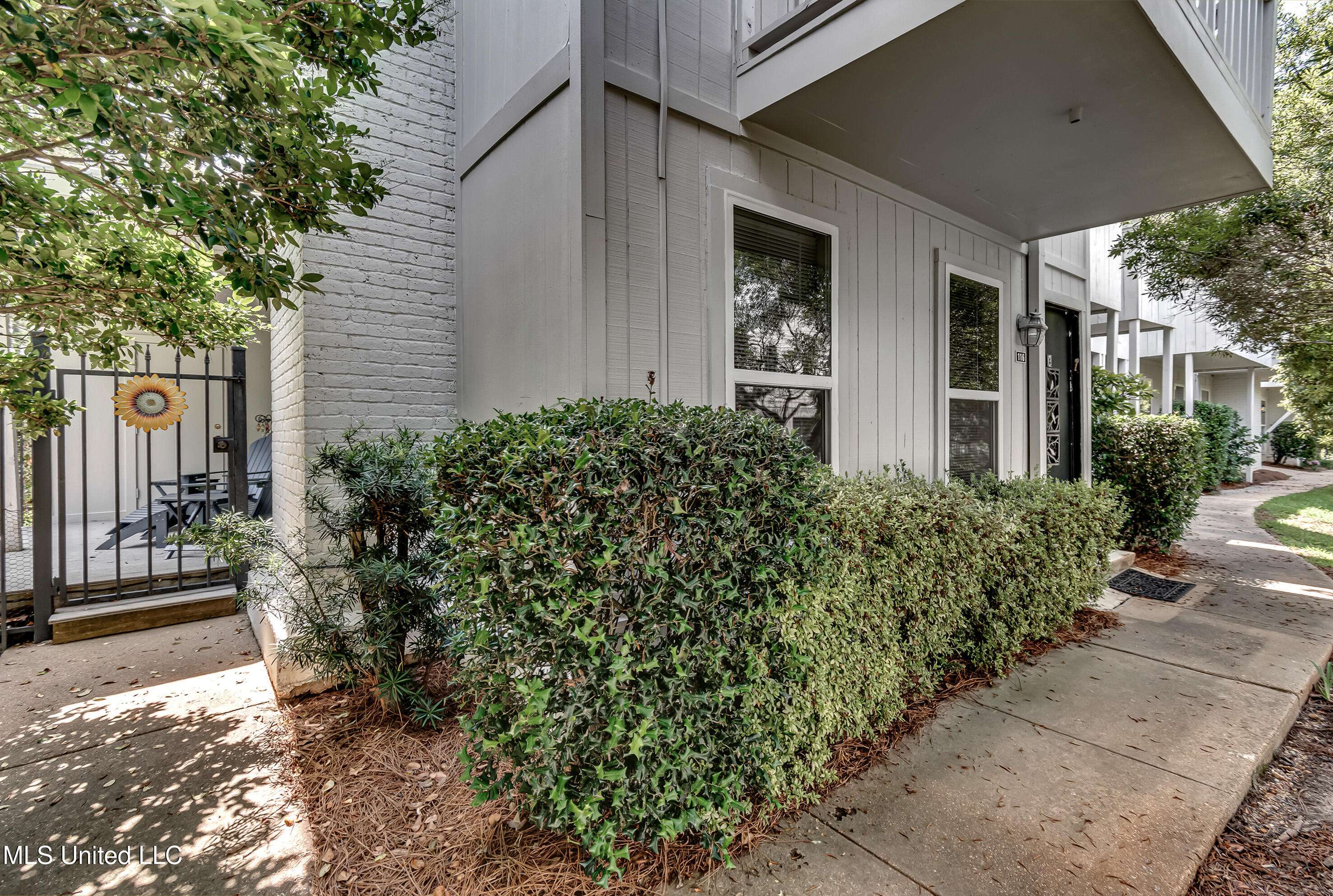 Ridgeland, MS 39157,550 Post Road #116