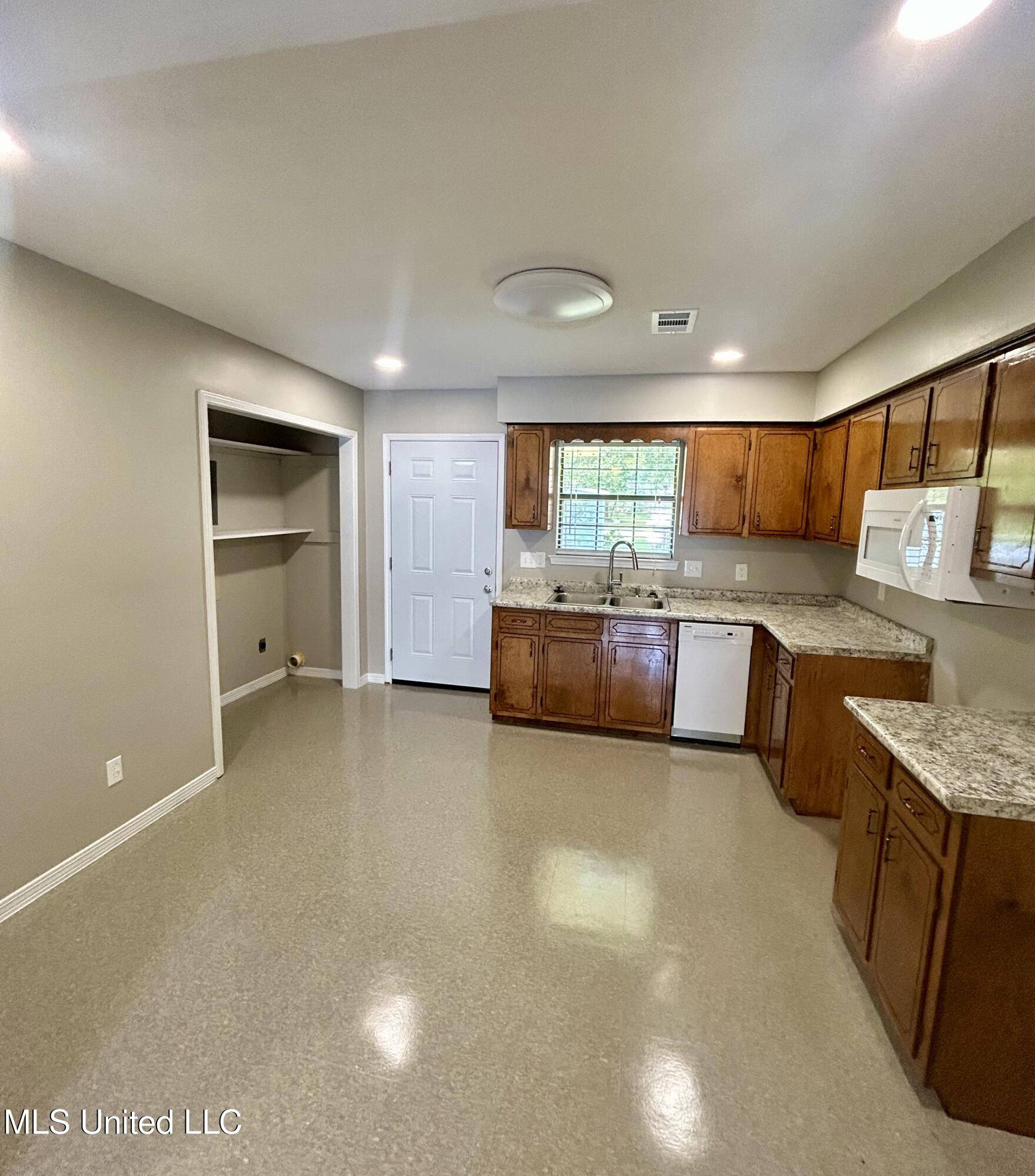 Picayune, MS 39466,1010 Telly Road #A