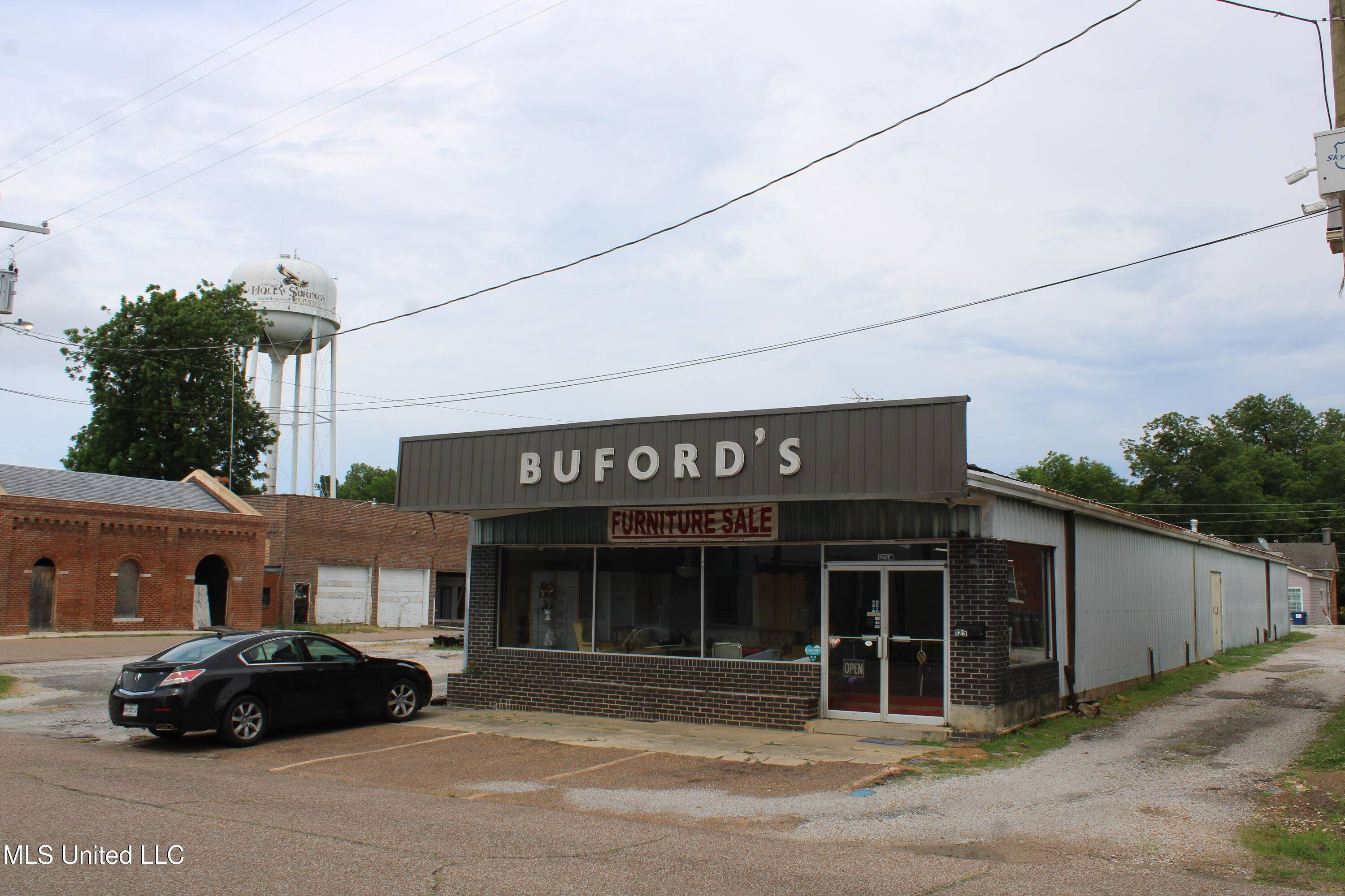 Holly Springs, MS 38635,125 N Market Street