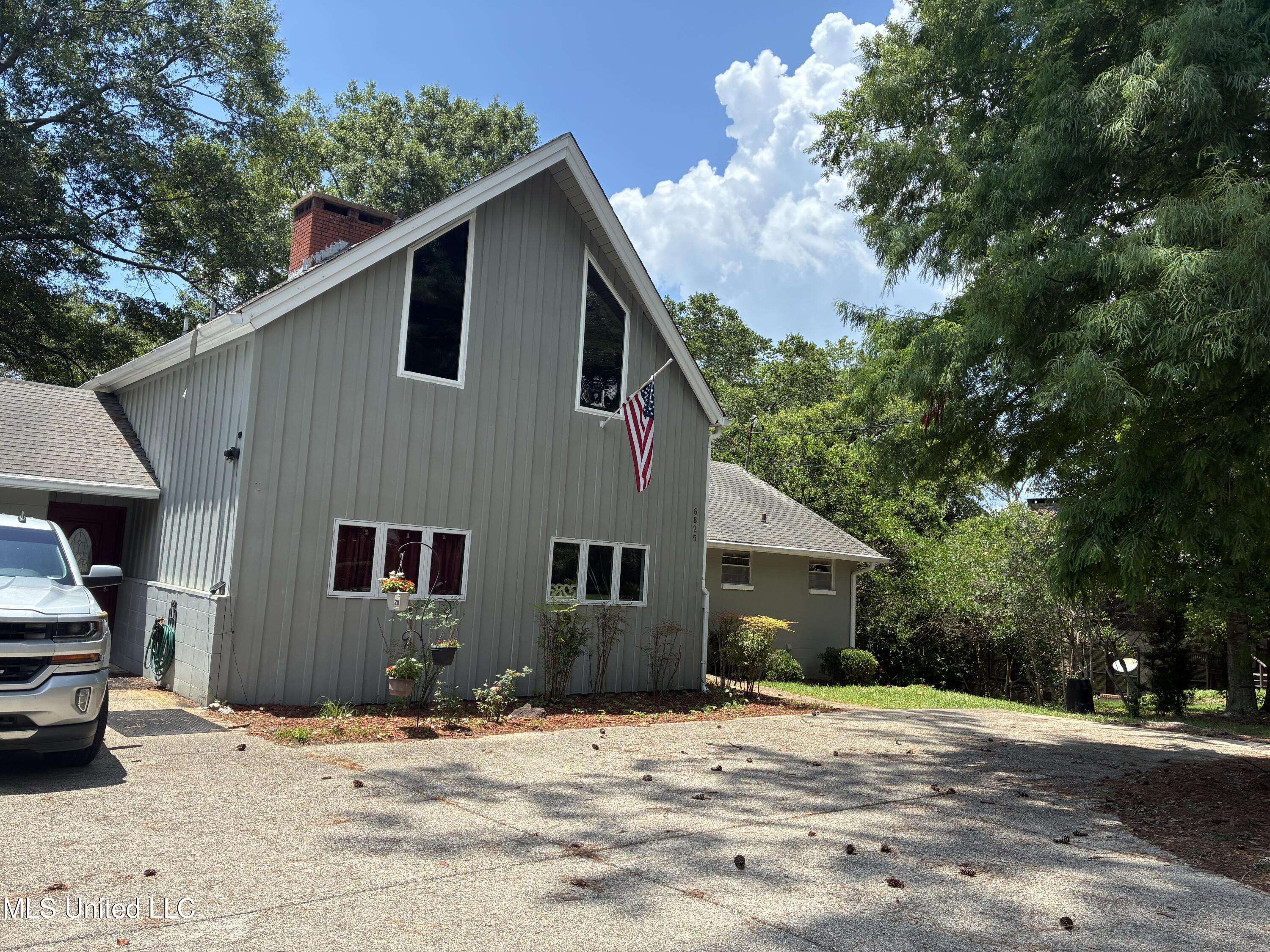 Ocean Springs, MS 39564,6825 Shore Drive