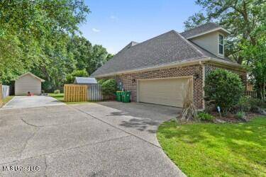 Ocean Springs, MS 39564,3216 Oakleigh Circle