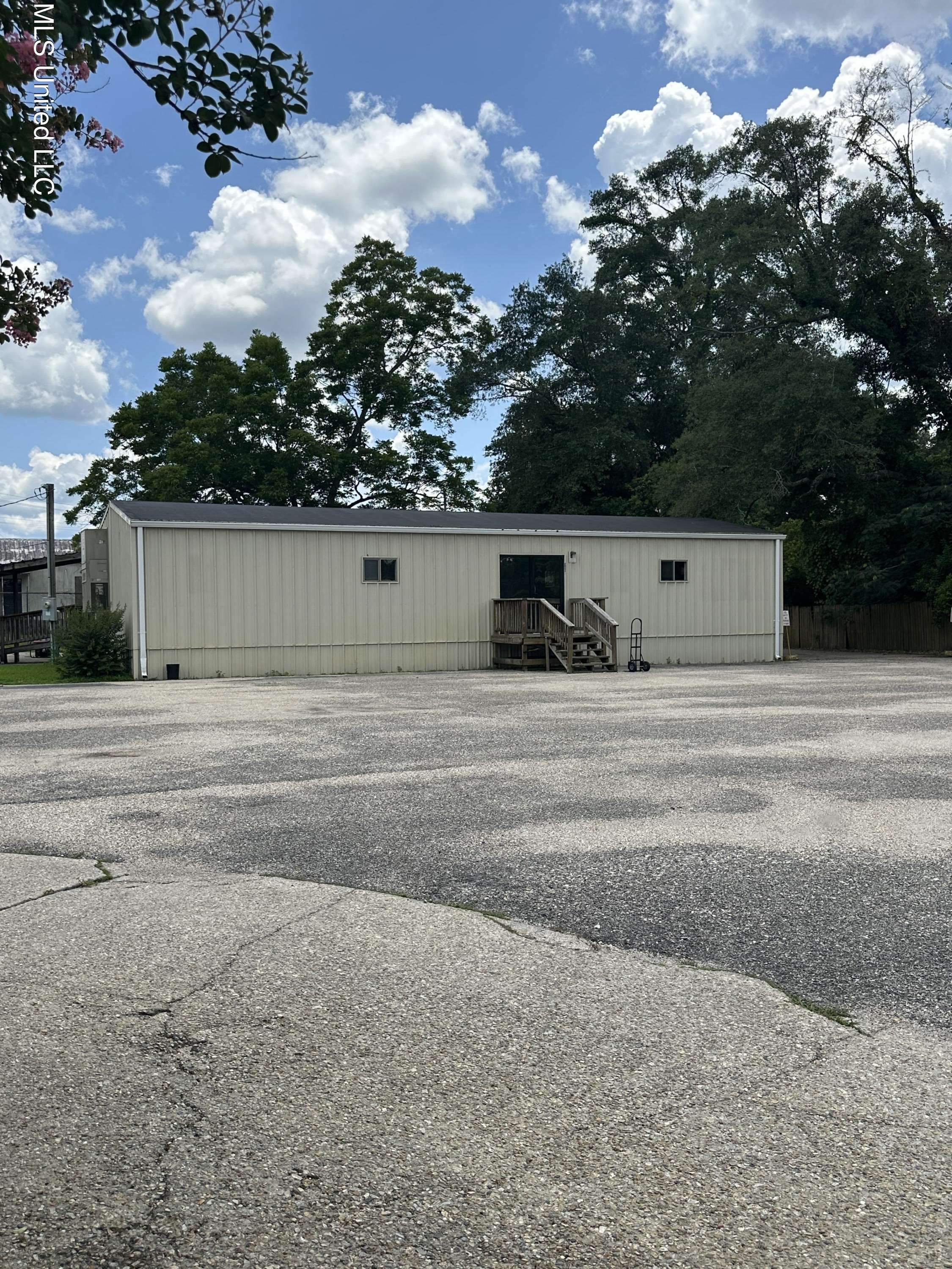 Picayune, MS 39466,903 Palestine Road Road