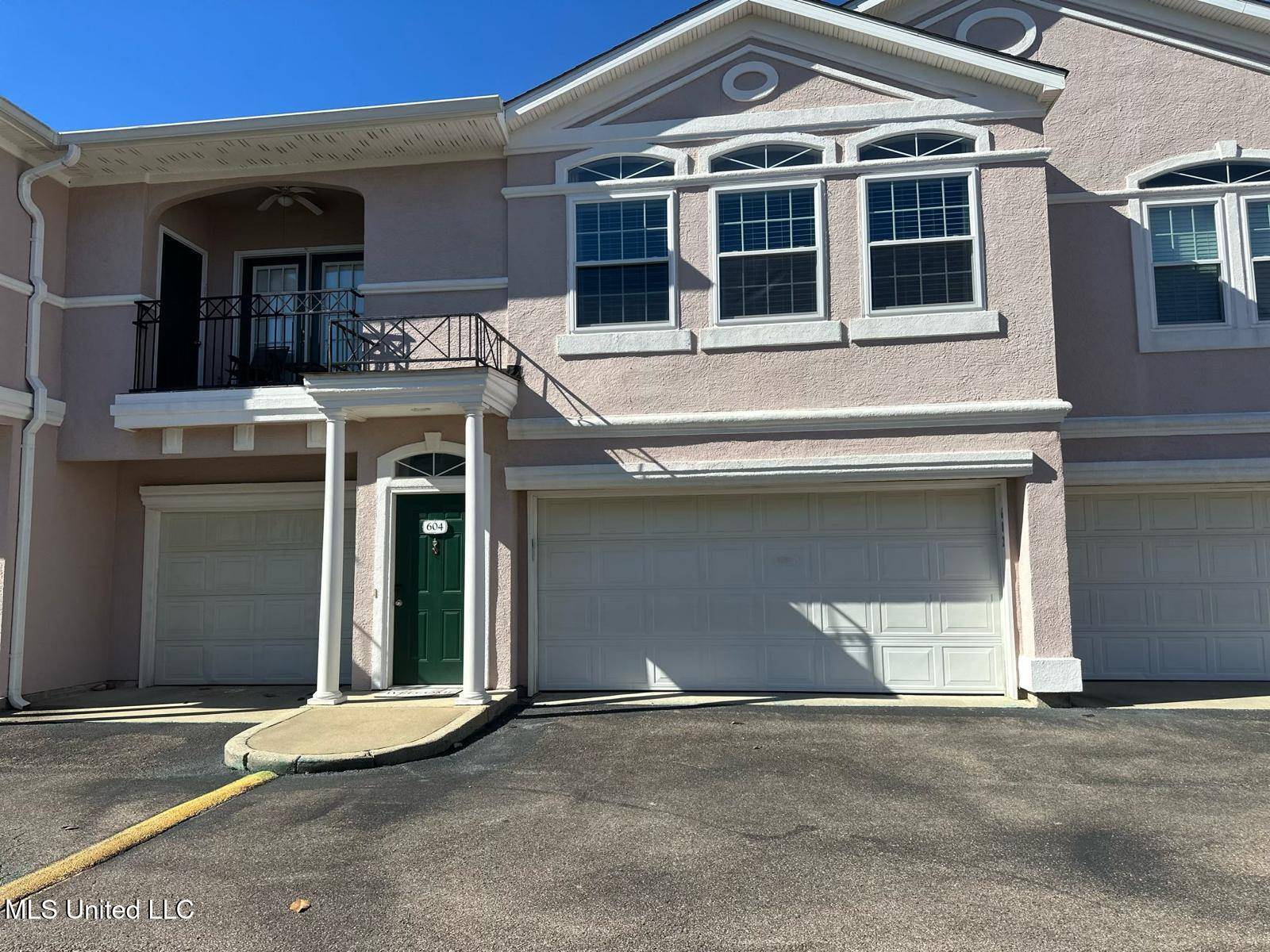 Gulfport, MS 39507,2252 Beach Drive #701