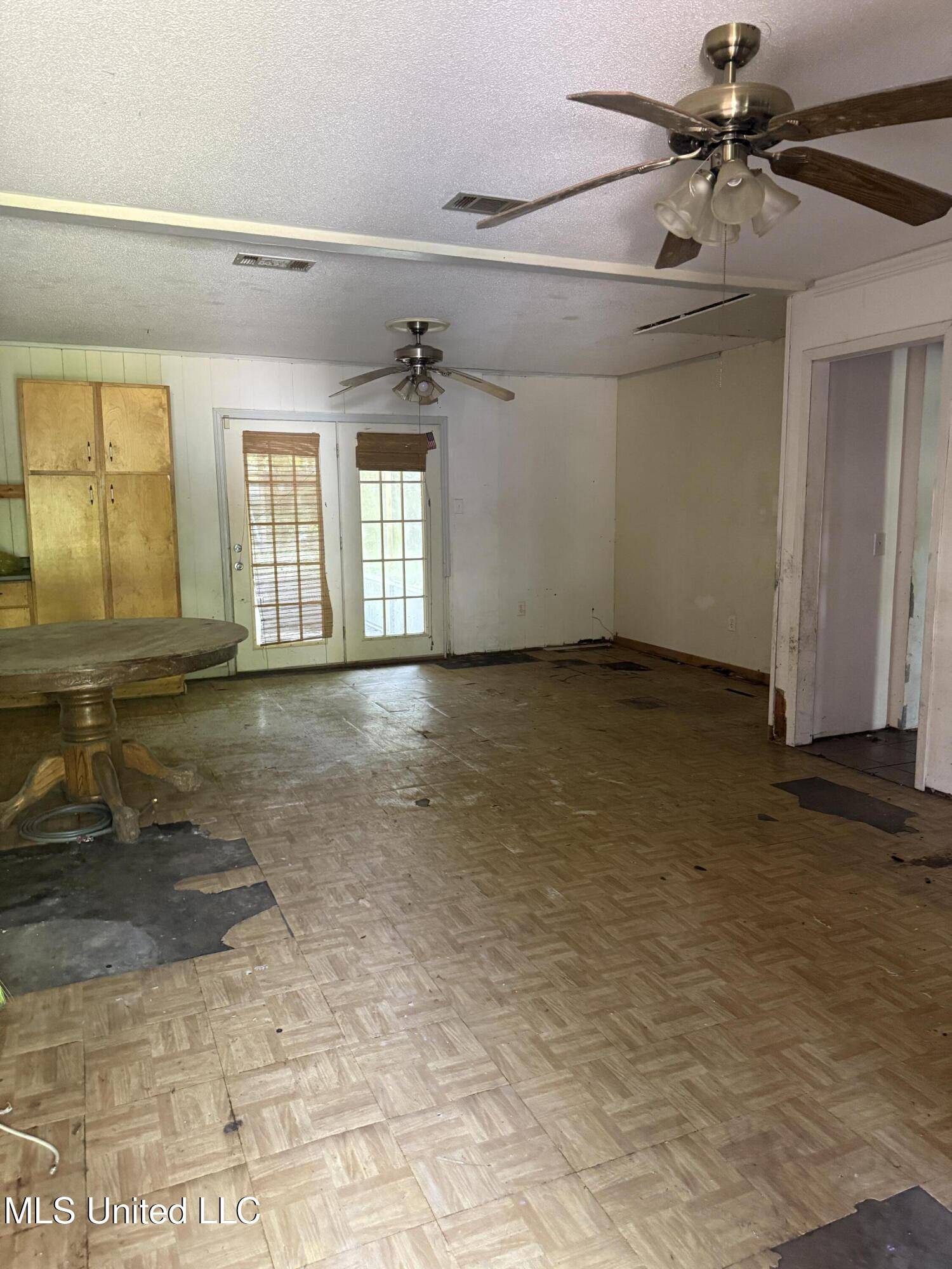 Gautier, MS 39553,2617 State Street