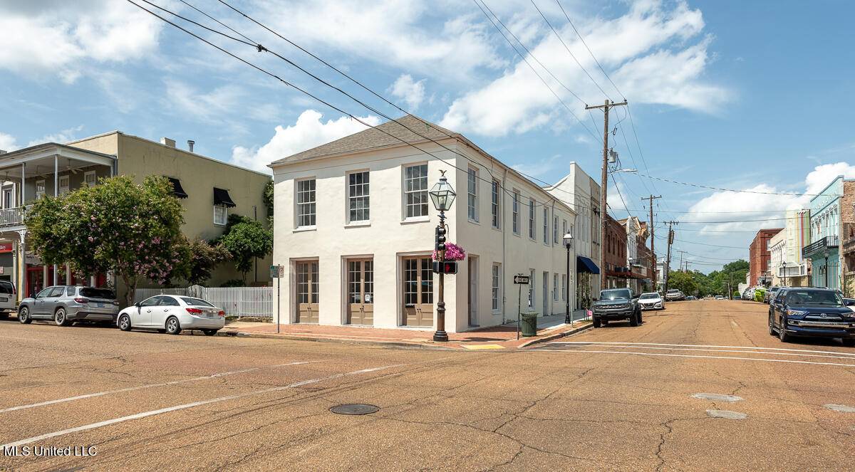 Natchez, MS 39120,433 Main Street