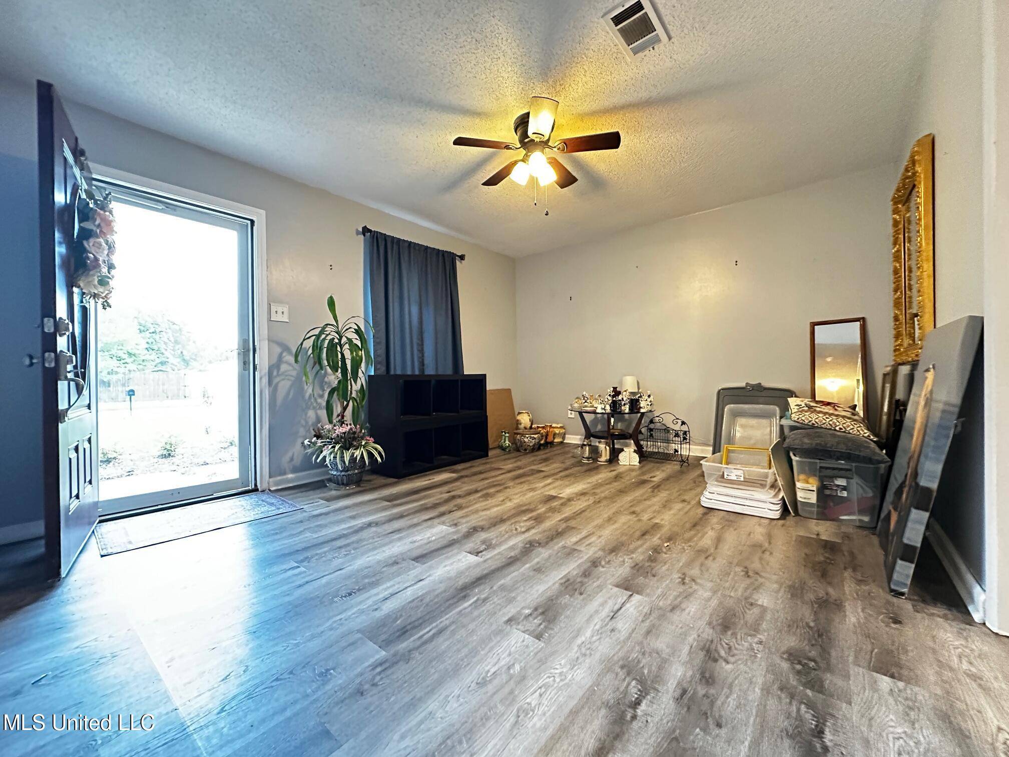 Ocean Springs, MS 39564,13104 Sweetbriar Street