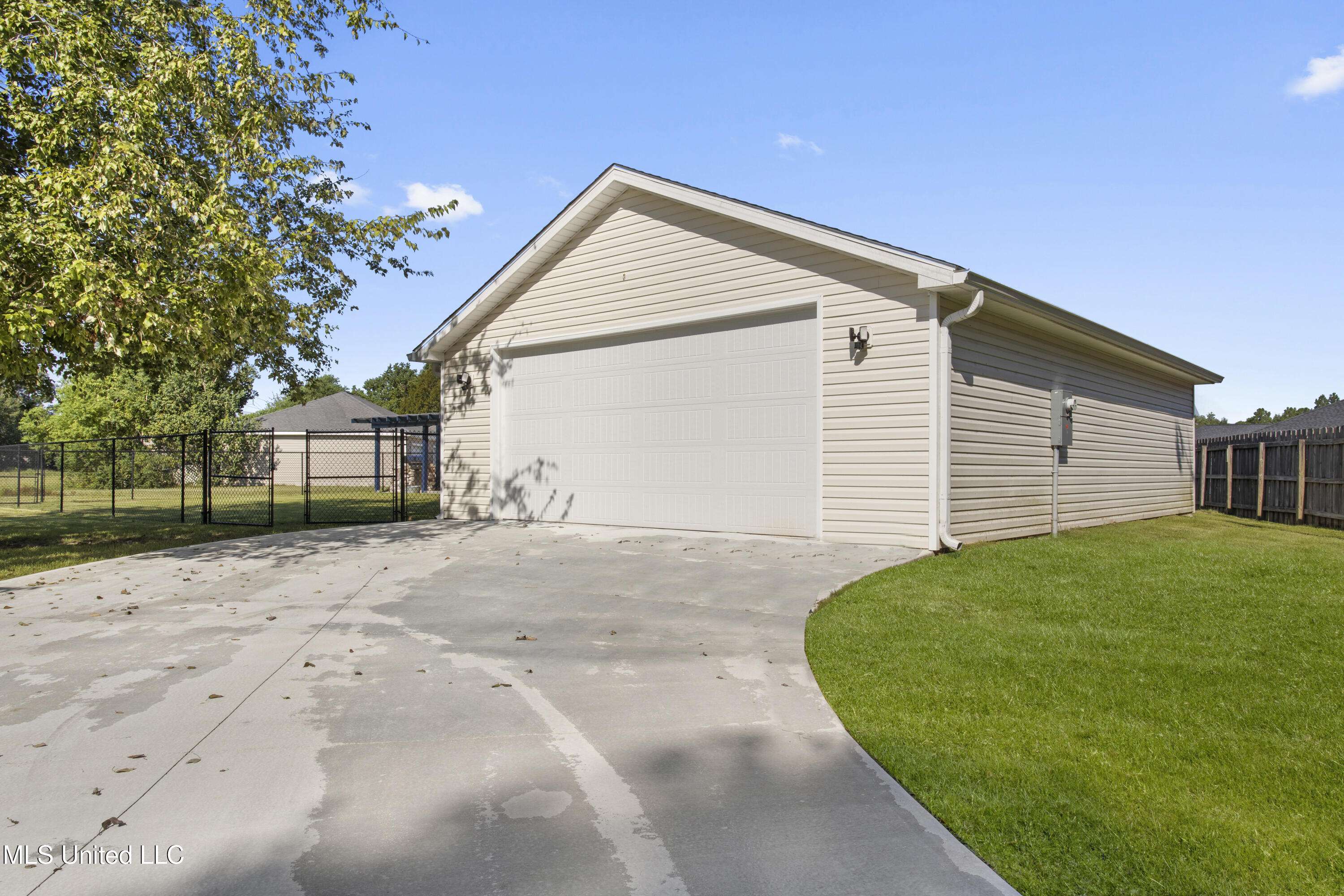 Ocean Springs, MS 39564,1602 Heather Court