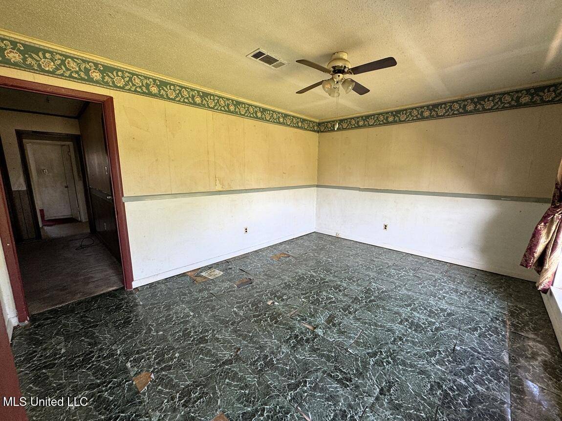 D'iberville, MS 39540,208 Cedar Drive