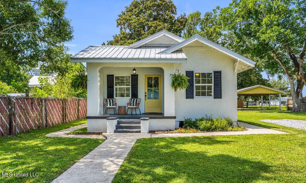 Bay Saint Louis, MS 39520,406 Easterbrook Street
