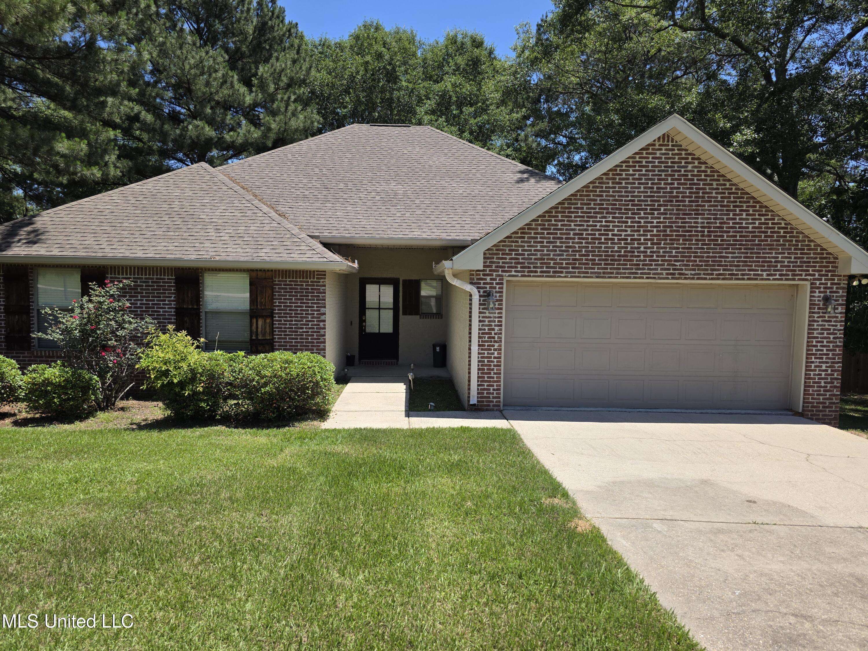 Hattiesburg, MS 39402,13 S Bridle Bend