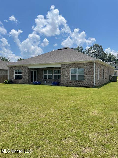 Hernando, MS 38632,2214 Hyacinth Lane