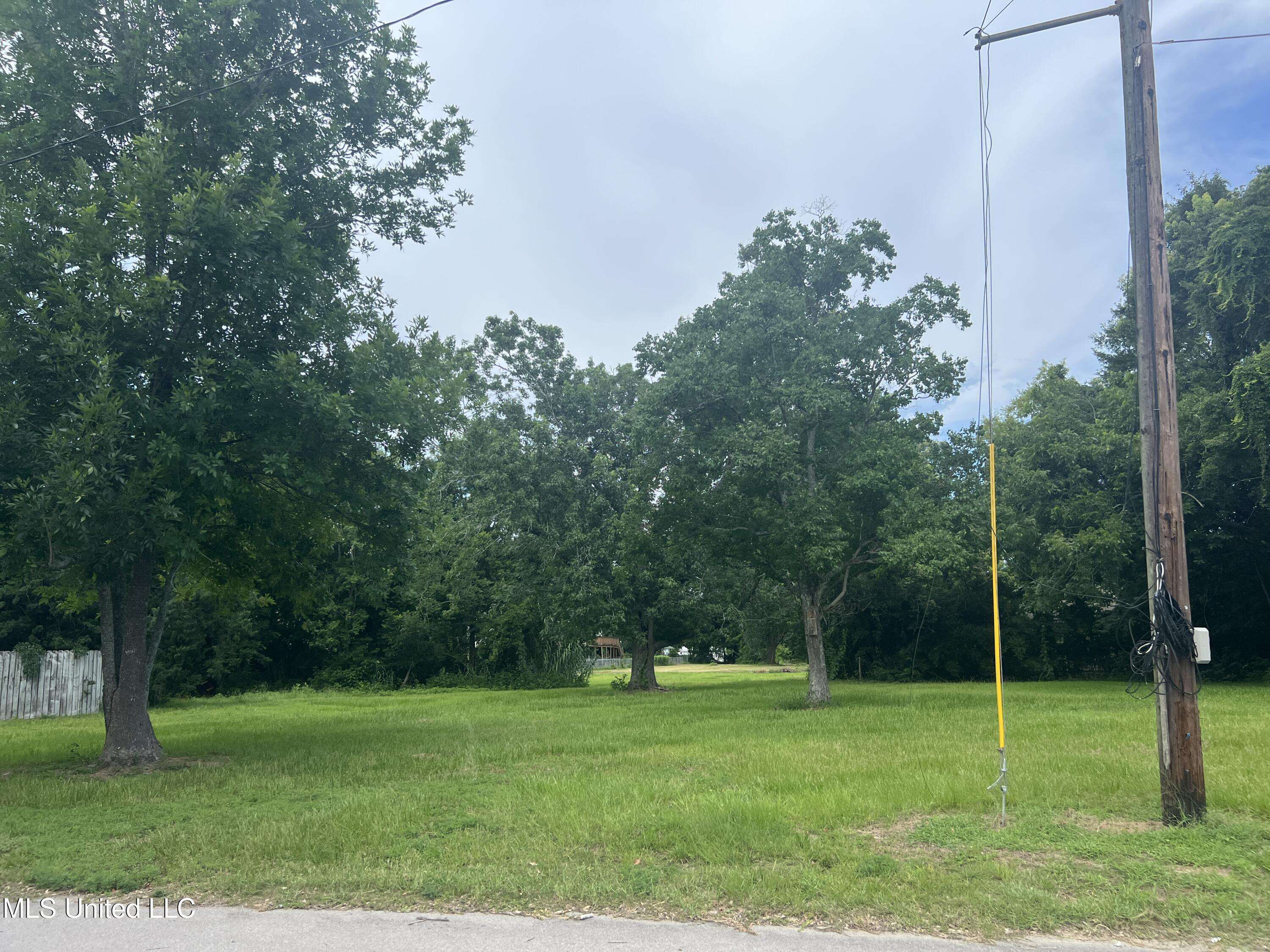 Biloxi, MS 39530,308 Dunbar Street
