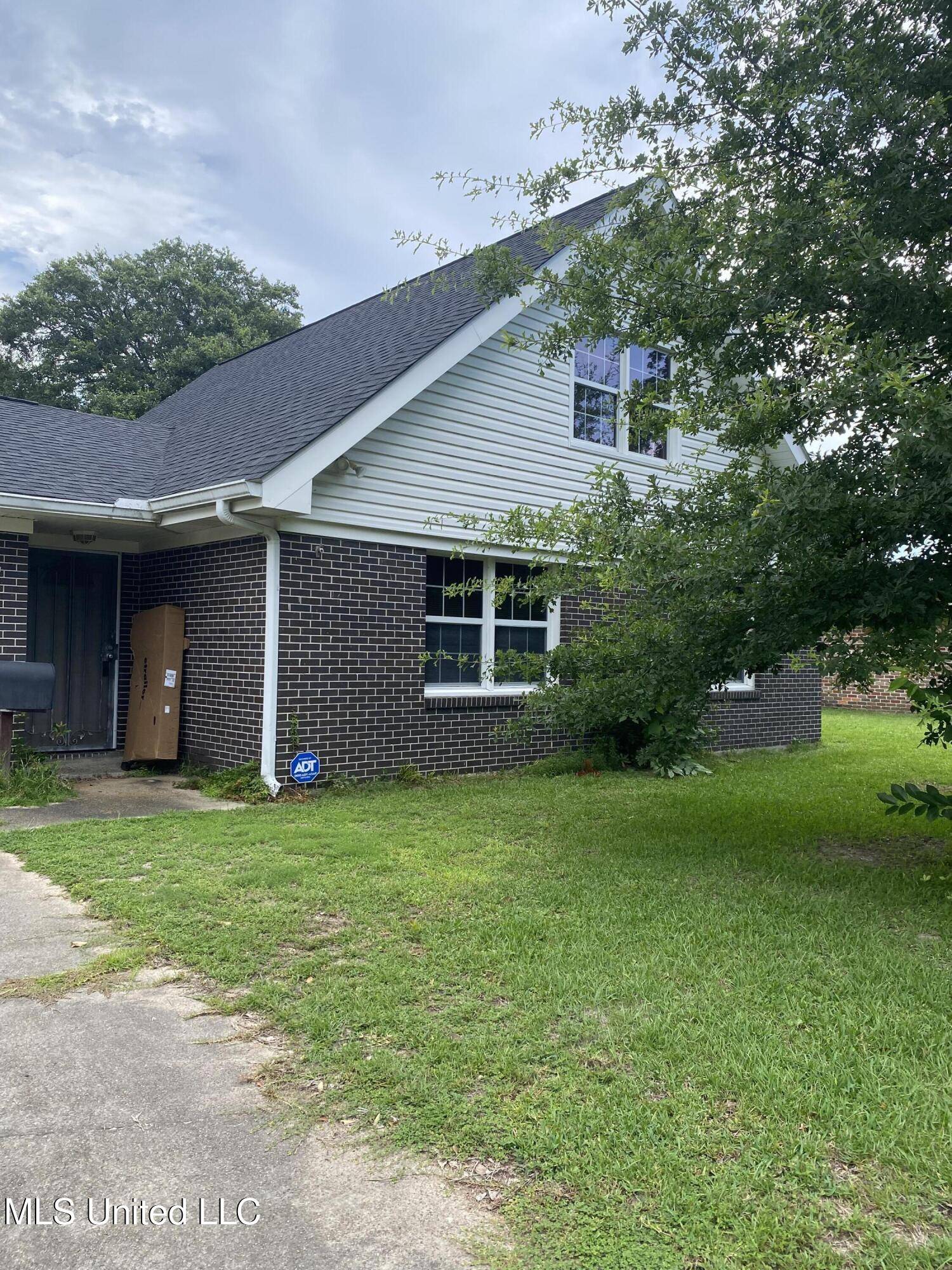 Gautier, MS 39553,2112 Sandalwood Place