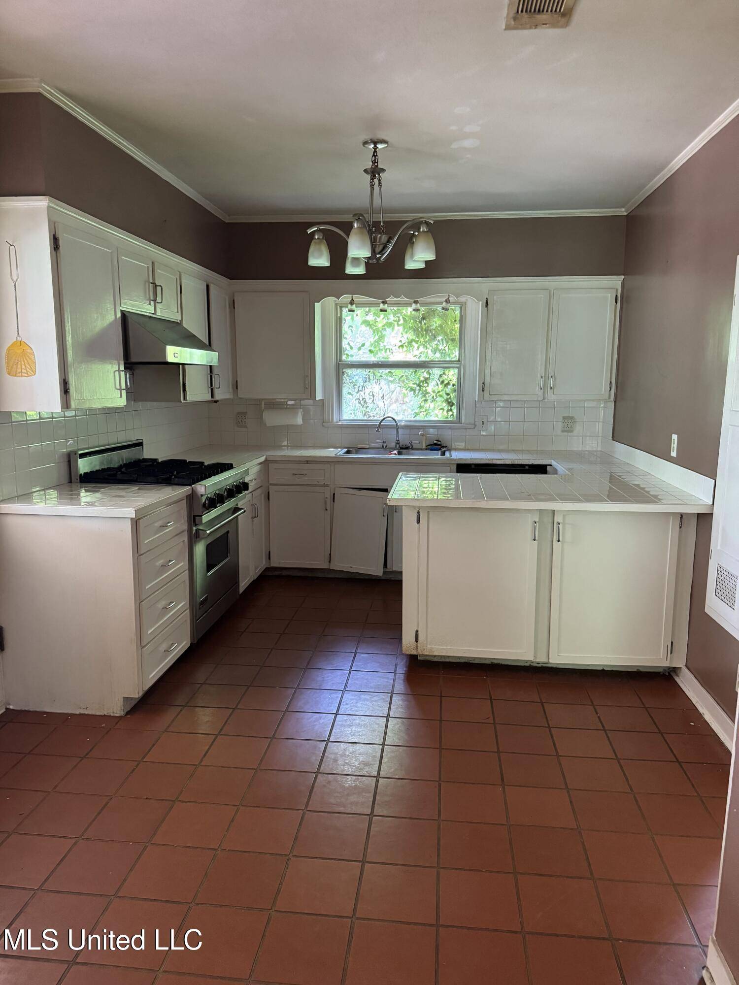 Moss Point, MS 39563,5224 Griffin Street