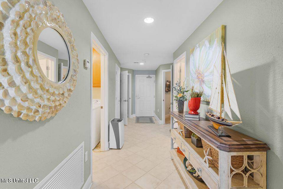 Biloxi, MS 39531,2668 Beach Boulevard #1204