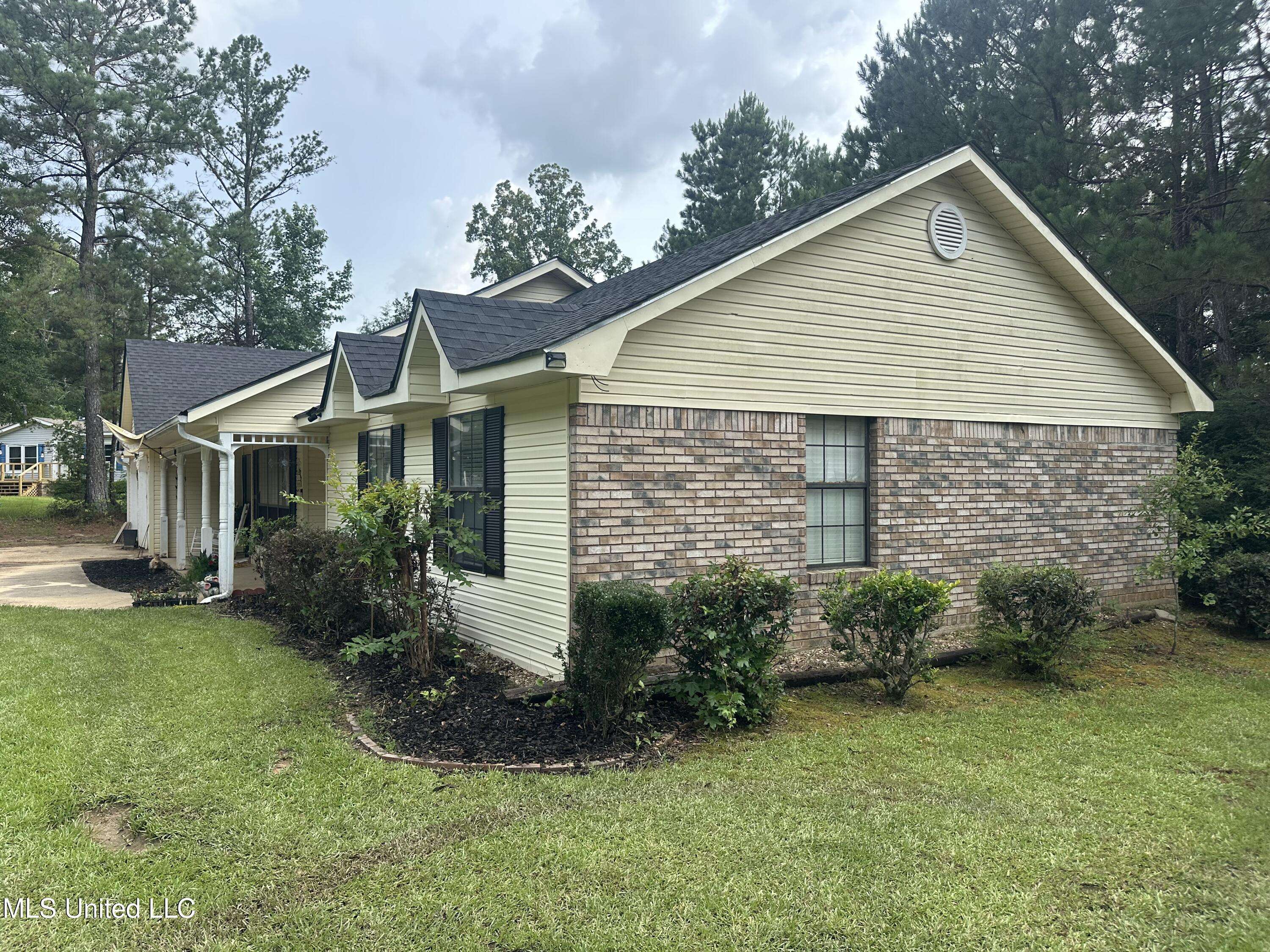 Wesson, MS 39191,3025 NW James Drive