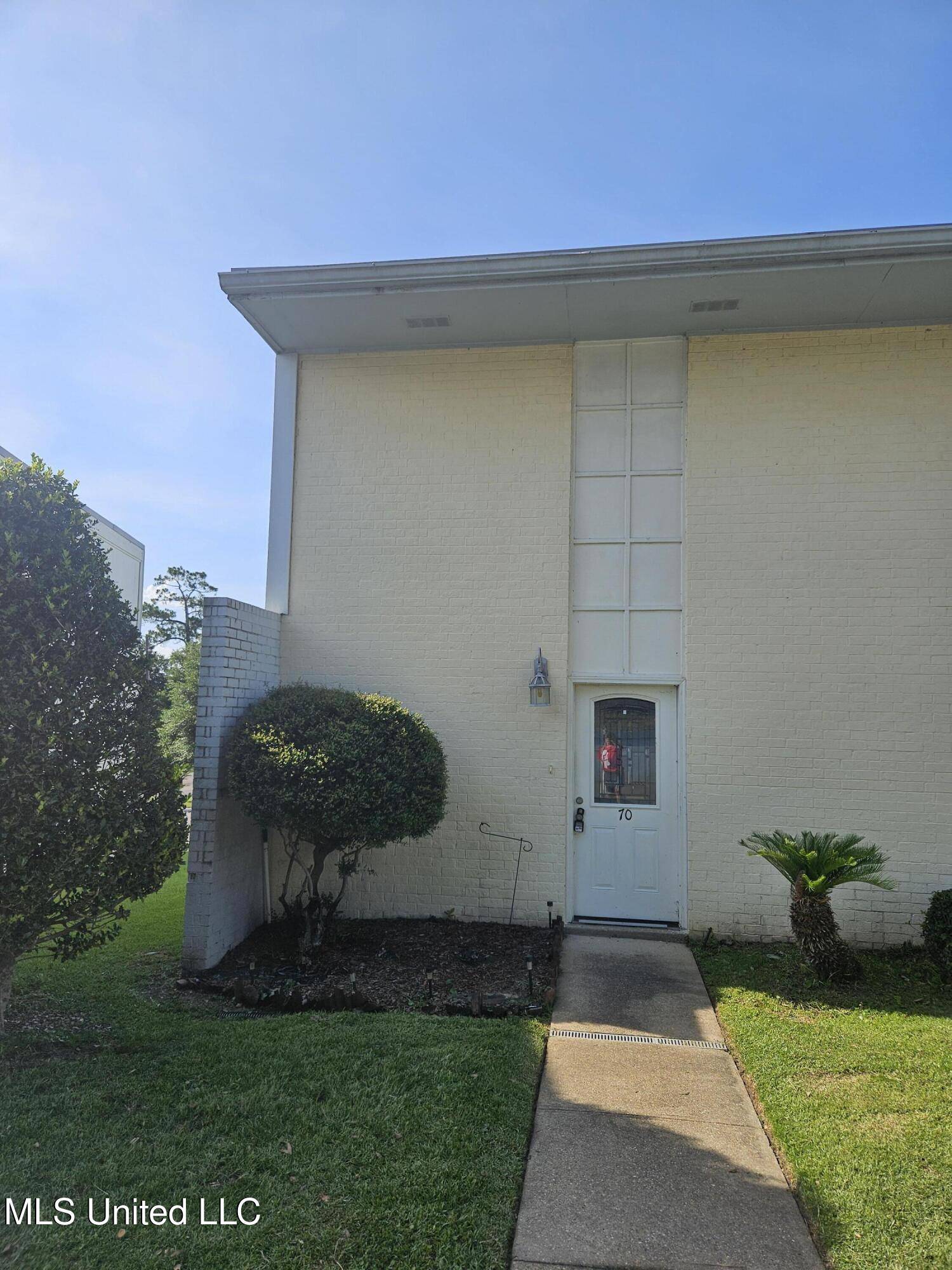 Ocean Springs, MS 39564,3230 Cumberland Road #70
