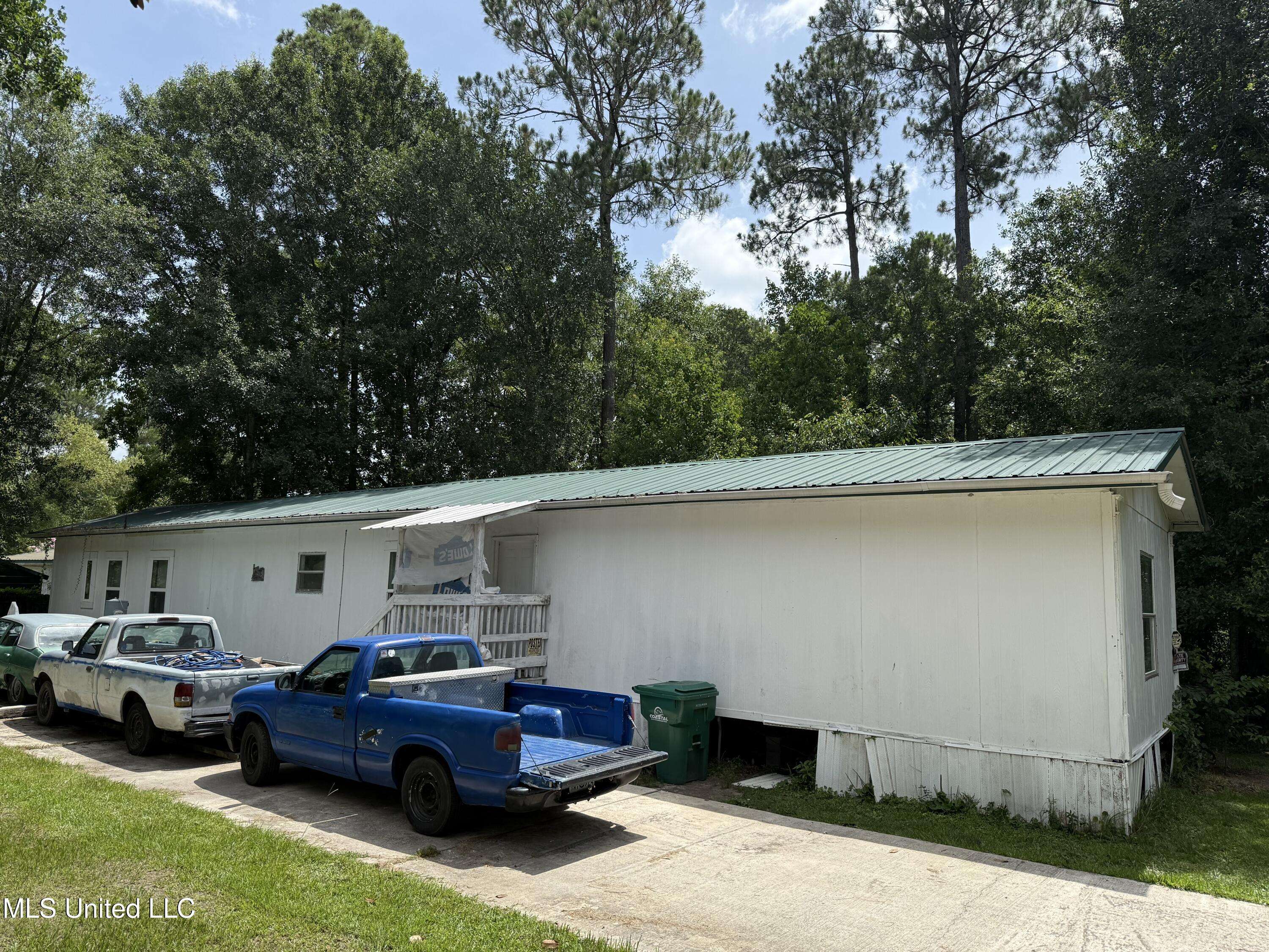 Bay Saint Louis, MS 39520,6106 E Forrest Street