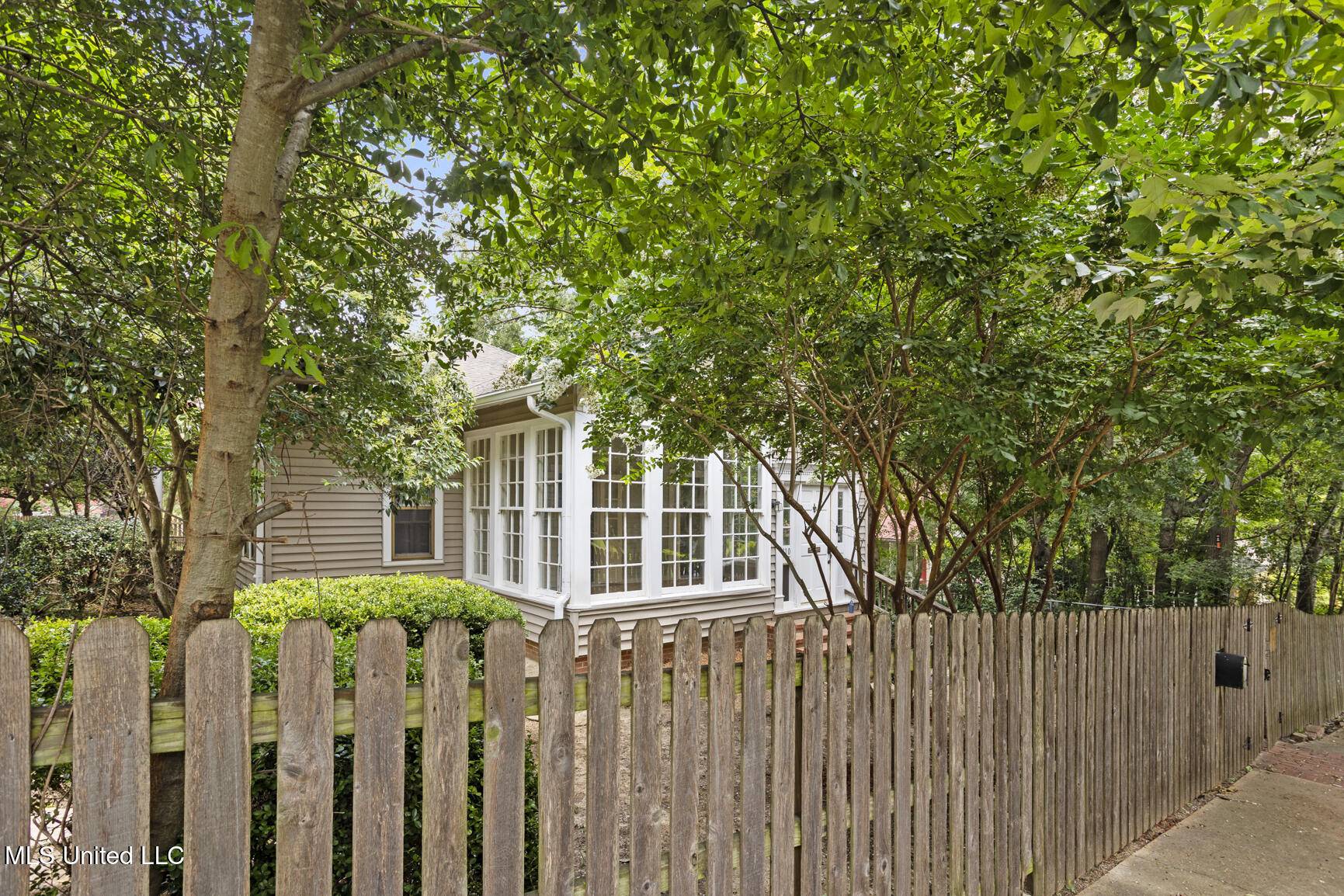 Jackson, MS 39202,810 Fairview Street