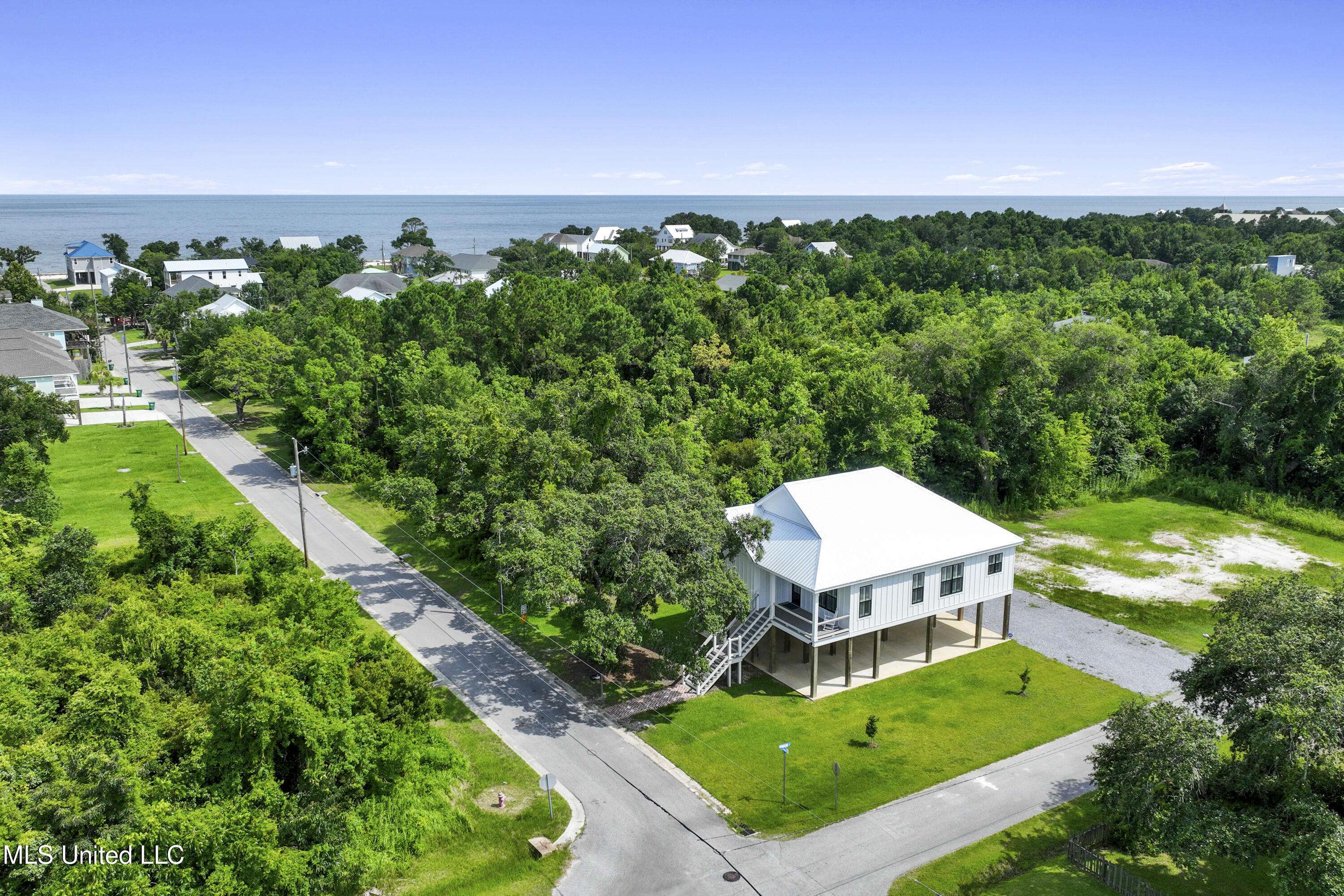 Waveland, MS 39576,217 Saint Joseph Street