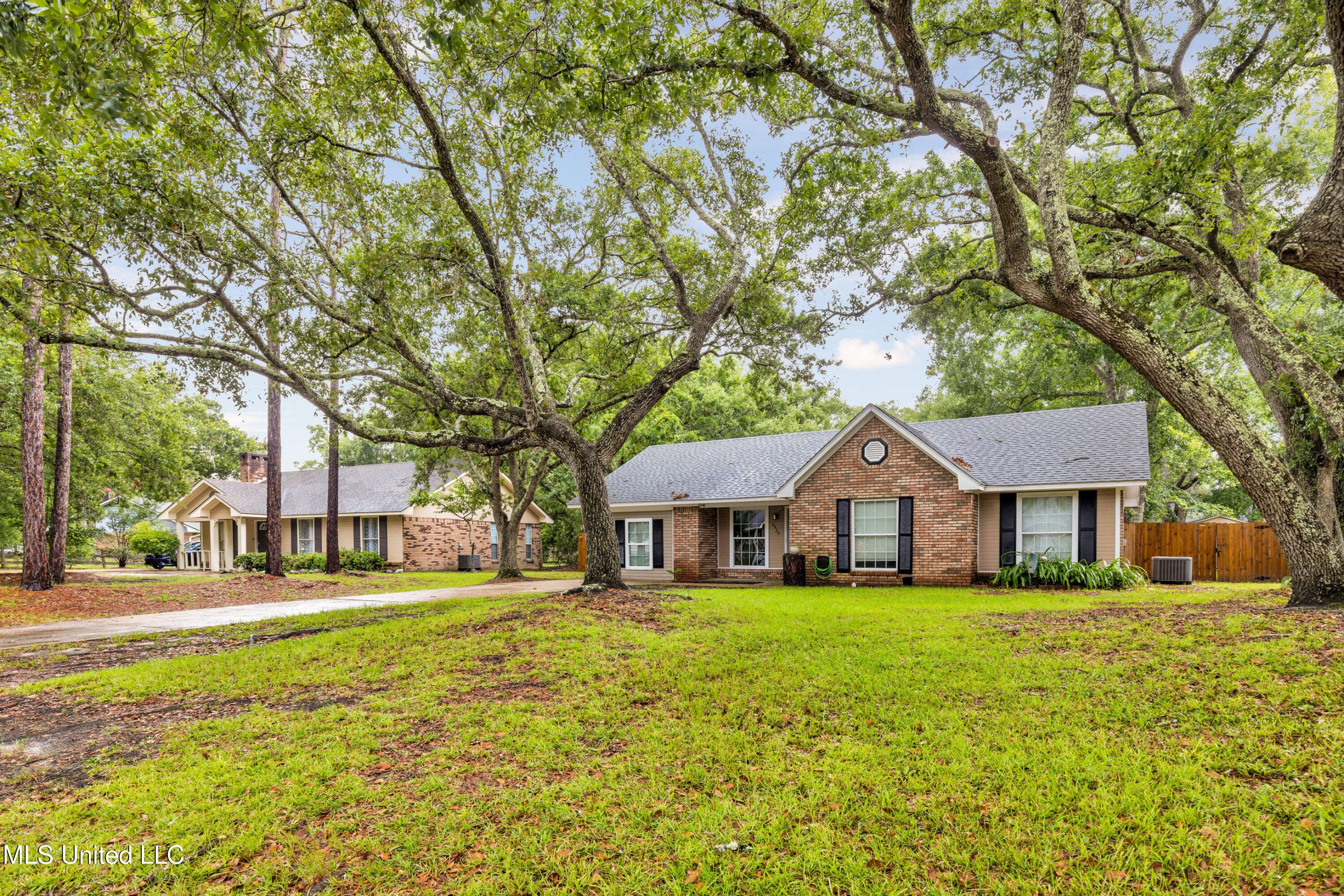 Ocean Springs, MS 39564,6929 Red Bud Lane